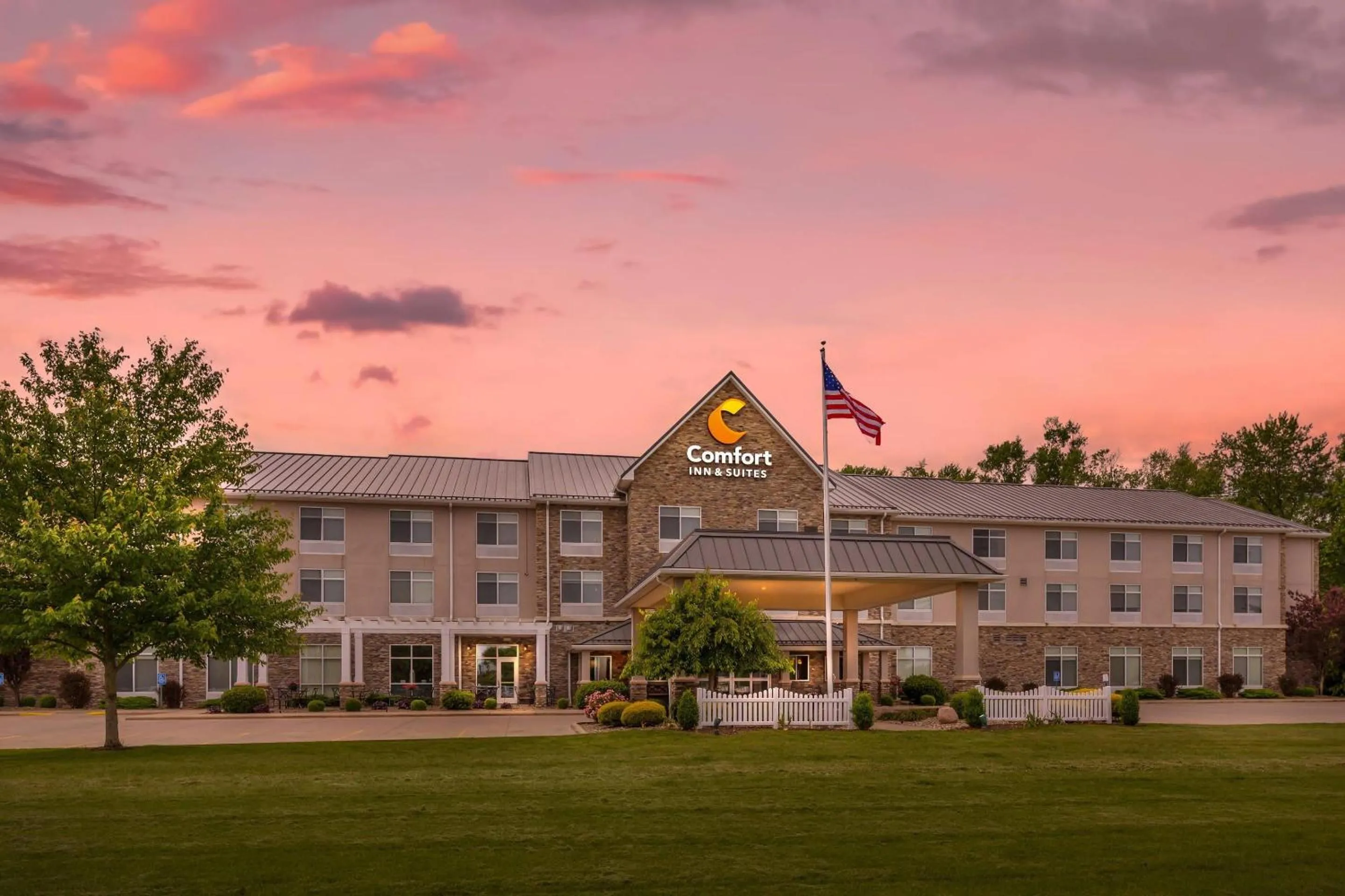 Property building in Comfort Inn & Suites Dover