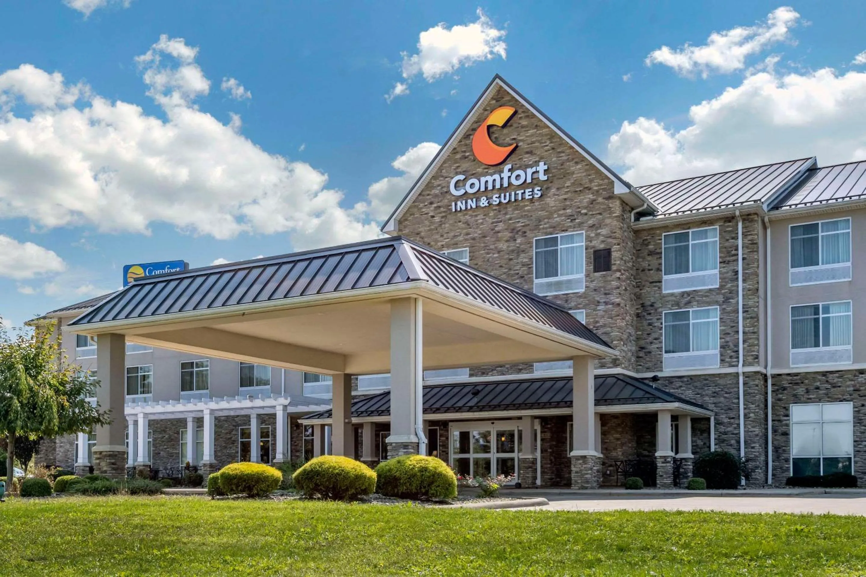 Property building in Comfort Inn & Suites Dover