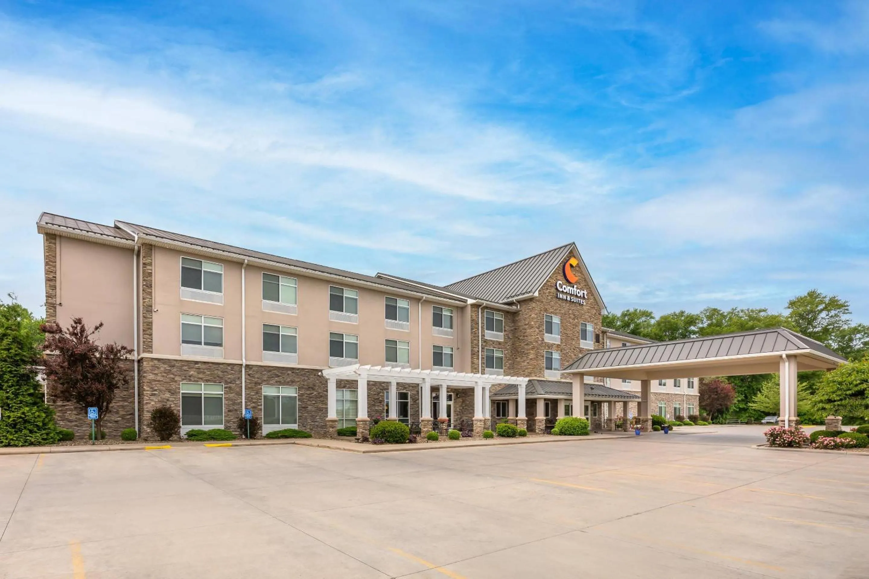 Property building in Comfort Inn & Suites Dover