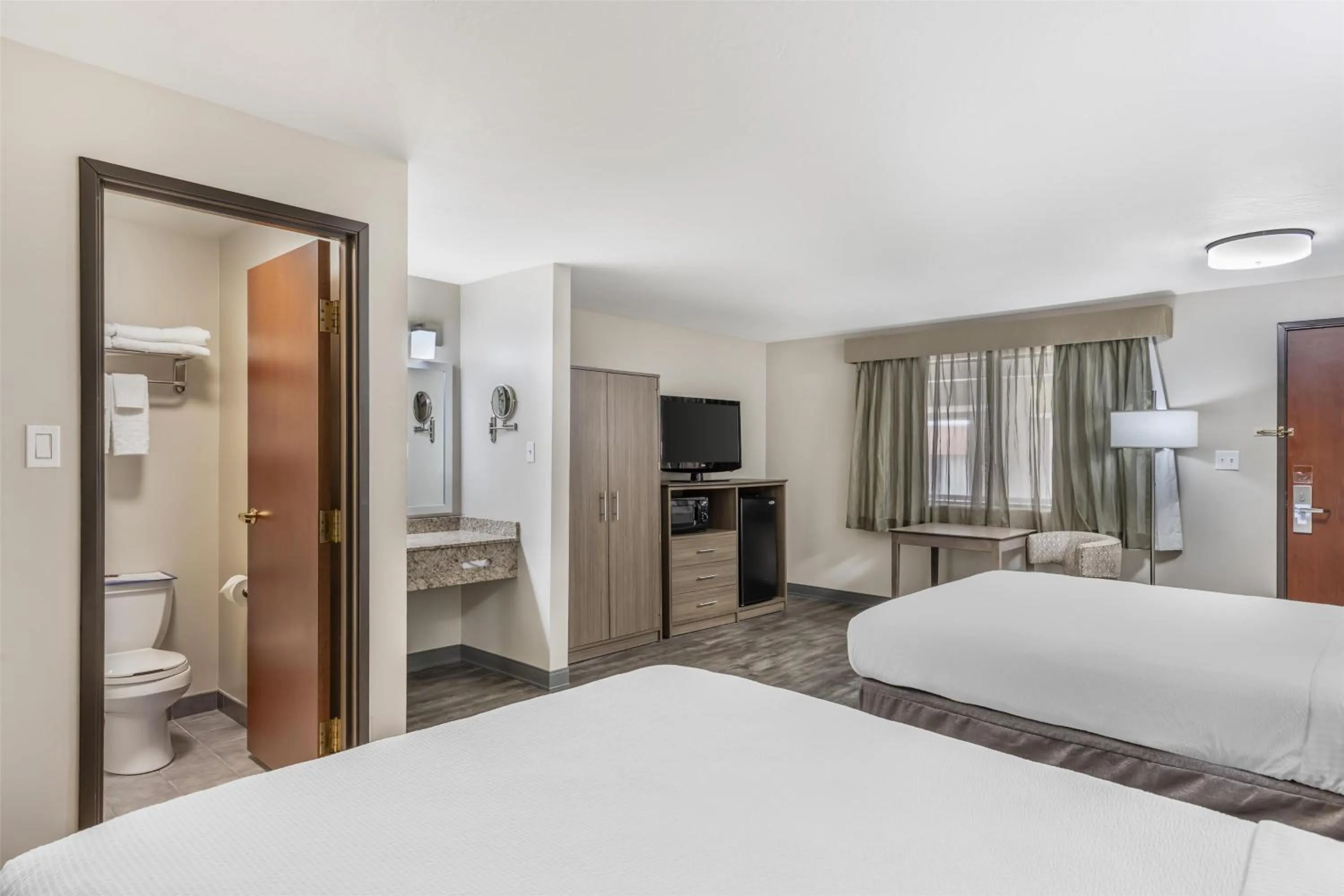 Bedroom, Bed in Best Western Plus Great Northern Inn