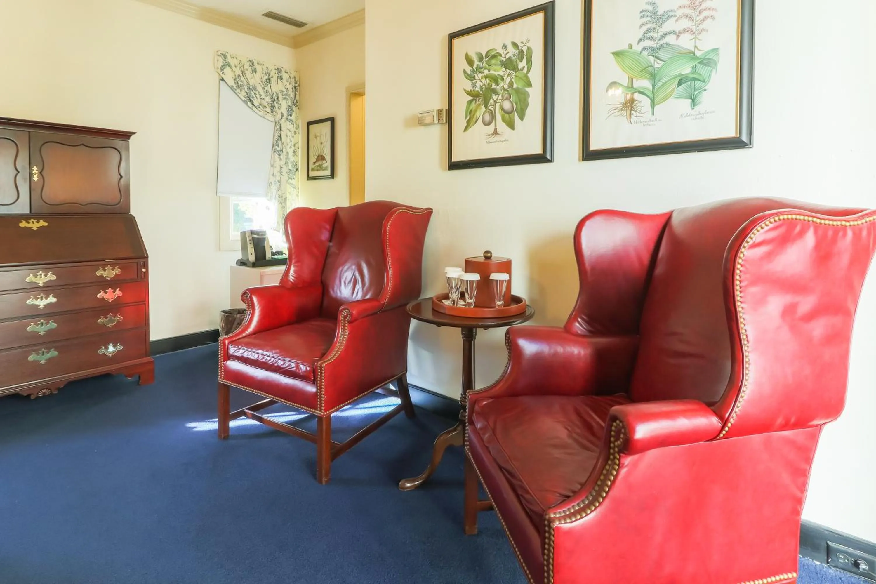 Seating area in Colonial Houses, an official Colonial Williamsburg Hotel