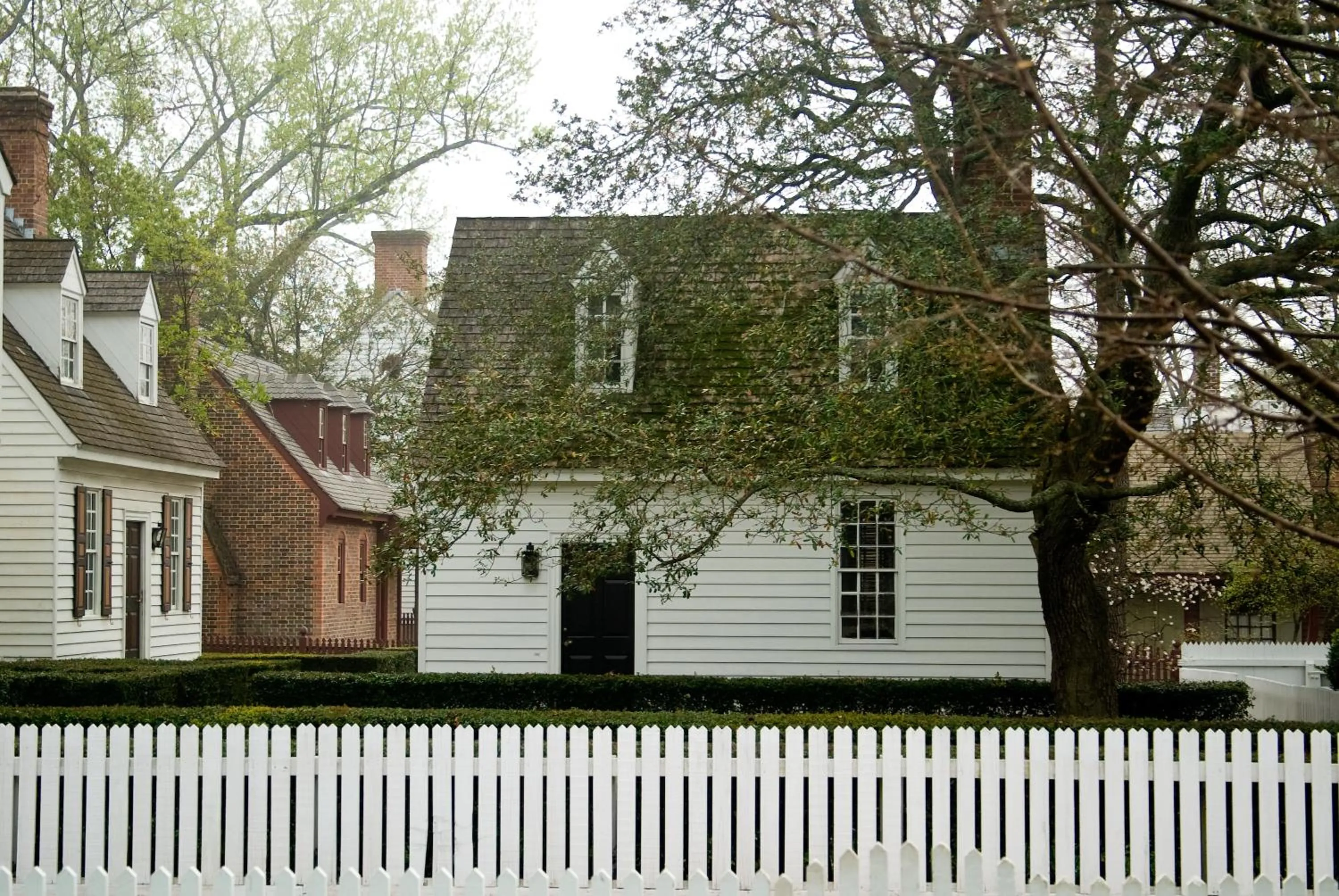 Property building in Colonial Houses, an official Colonial Williamsburg Hotel