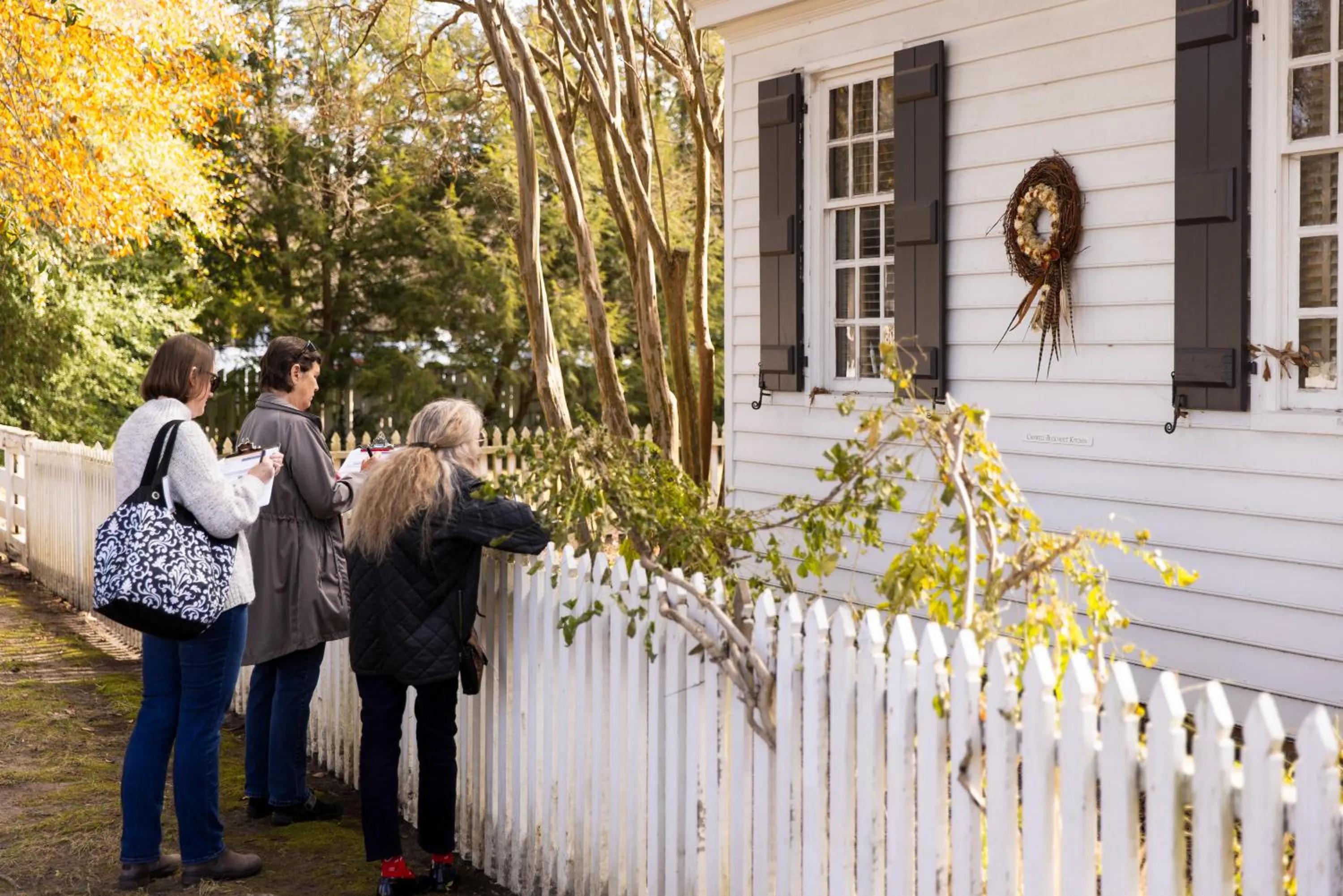 Property building in Colonial Houses, an official Colonial Williamsburg Hotel
