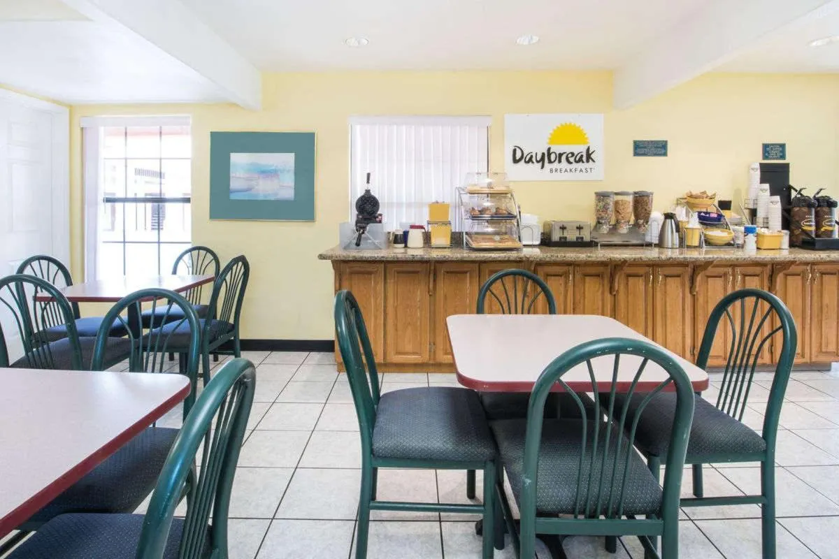 Restaurant/places to eat in Days Inn by Wyndham McAllen