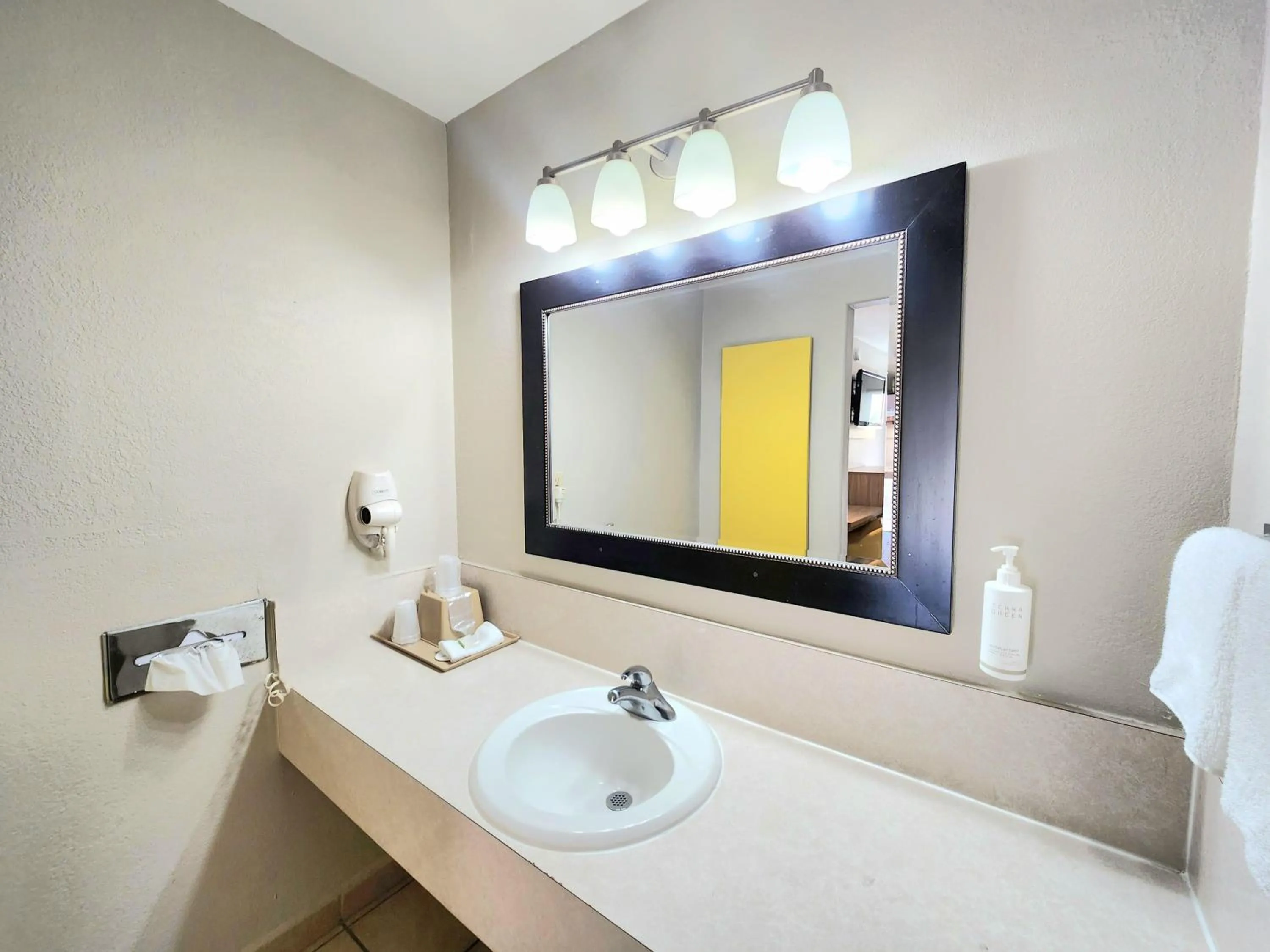 Bathroom in Days Inn by Wyndham McAllen