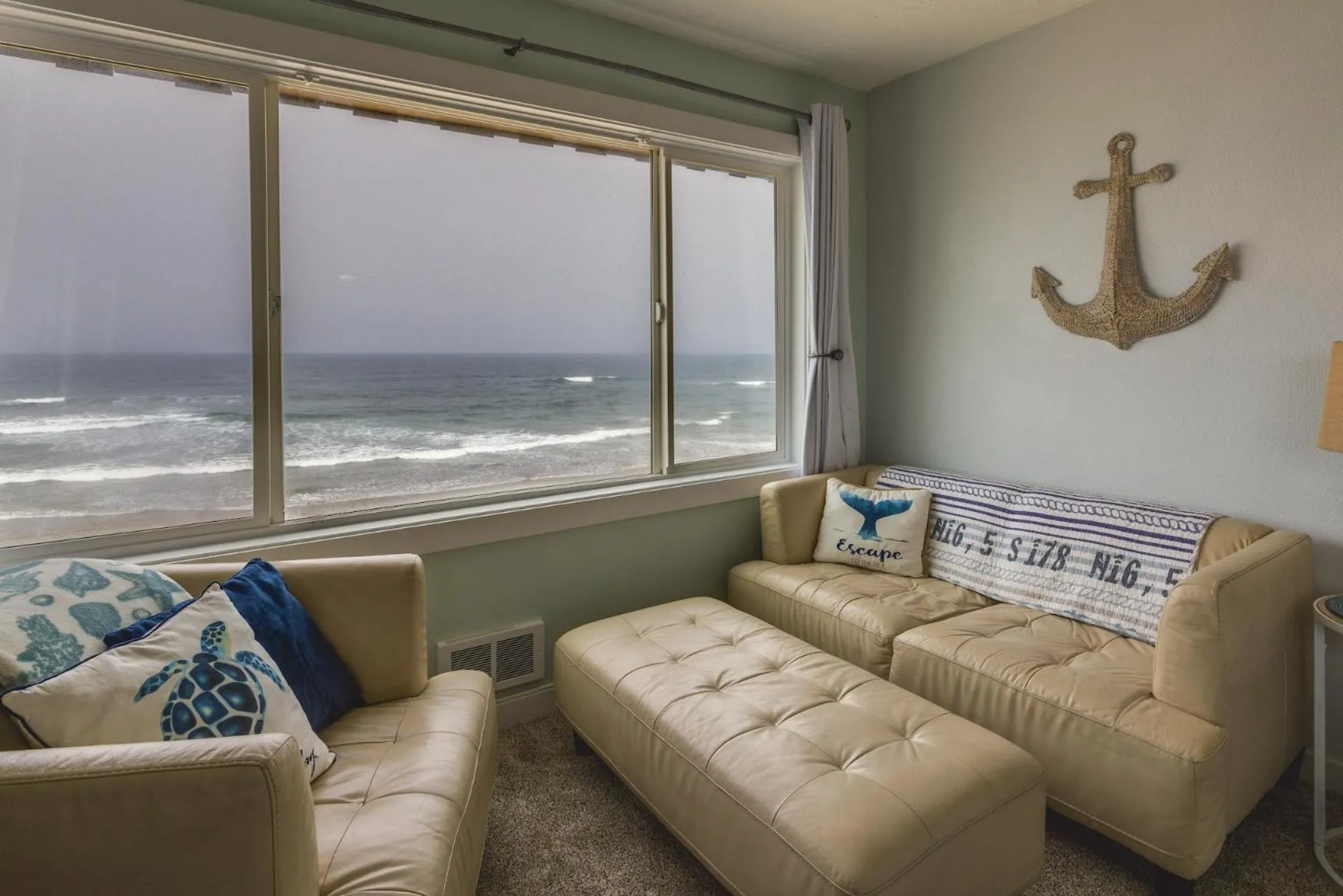 Seating area in Sea Gypsy Rentals