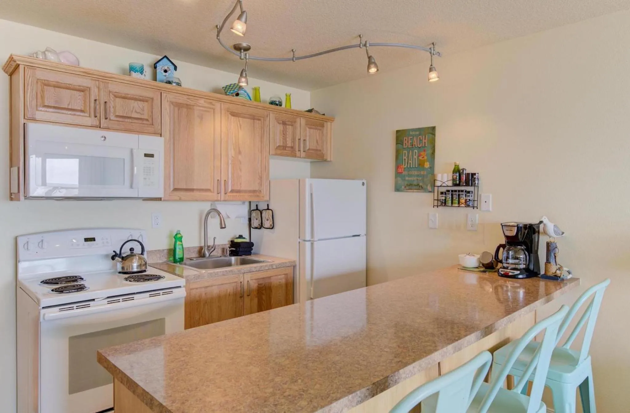 Kitchen or kitchenette in Sea Gypsy Rentals