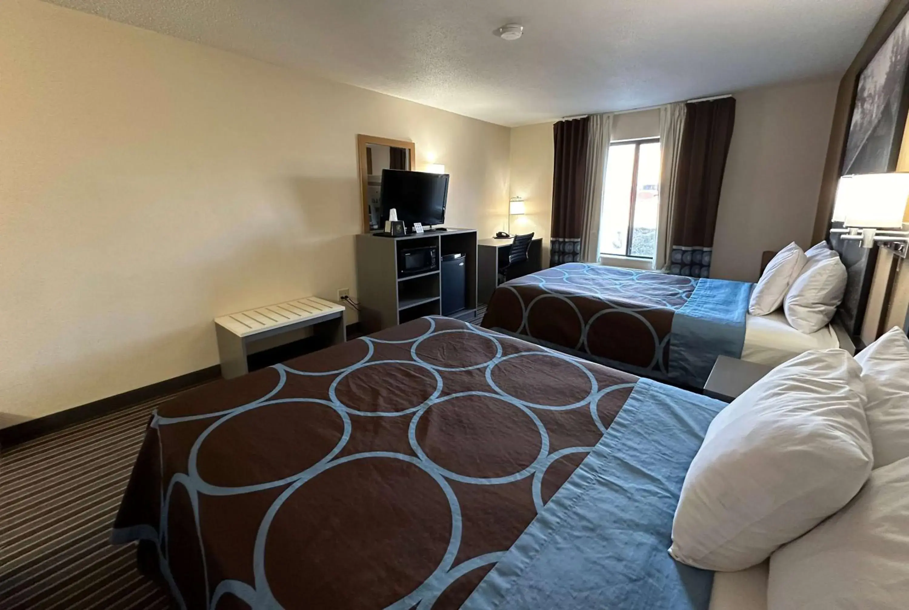 Queen Room with Two Queen Beds - Non-Smoking in Super 8 by Wyndham Columbia Clark Lane Queen Room with Two Queen Beds - Non-Smoking in Super 8 by Wyndham Columbia Clark Lane