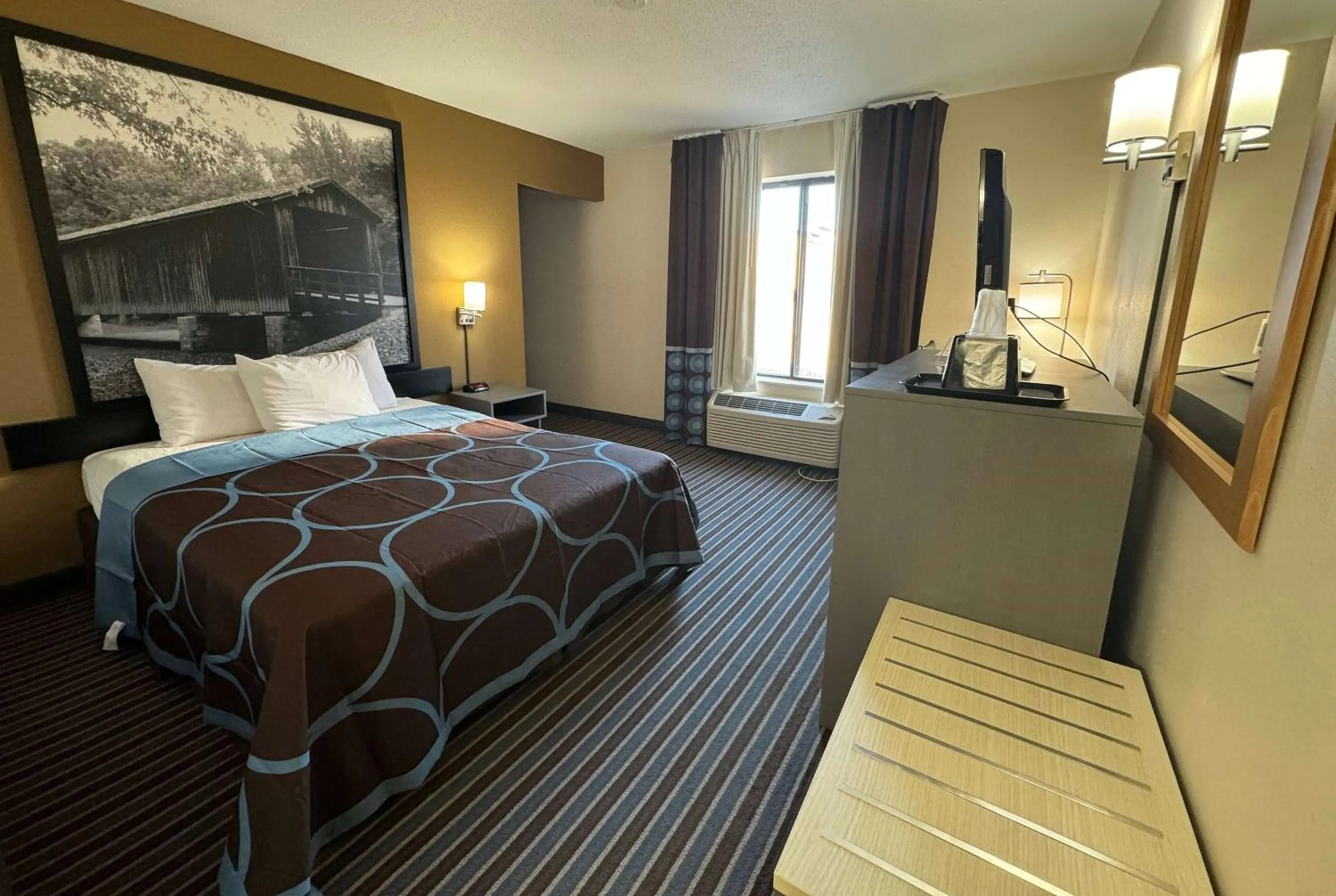 Photo of the whole room, Bed in Super 8 by Wyndham Columbia Clark Lane