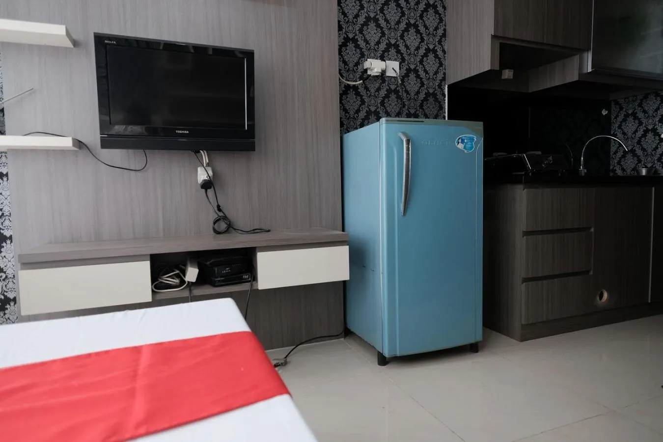 Communal lounge/ TV room in RedLiving Apartemen Saladdin Mansion - RAN Management