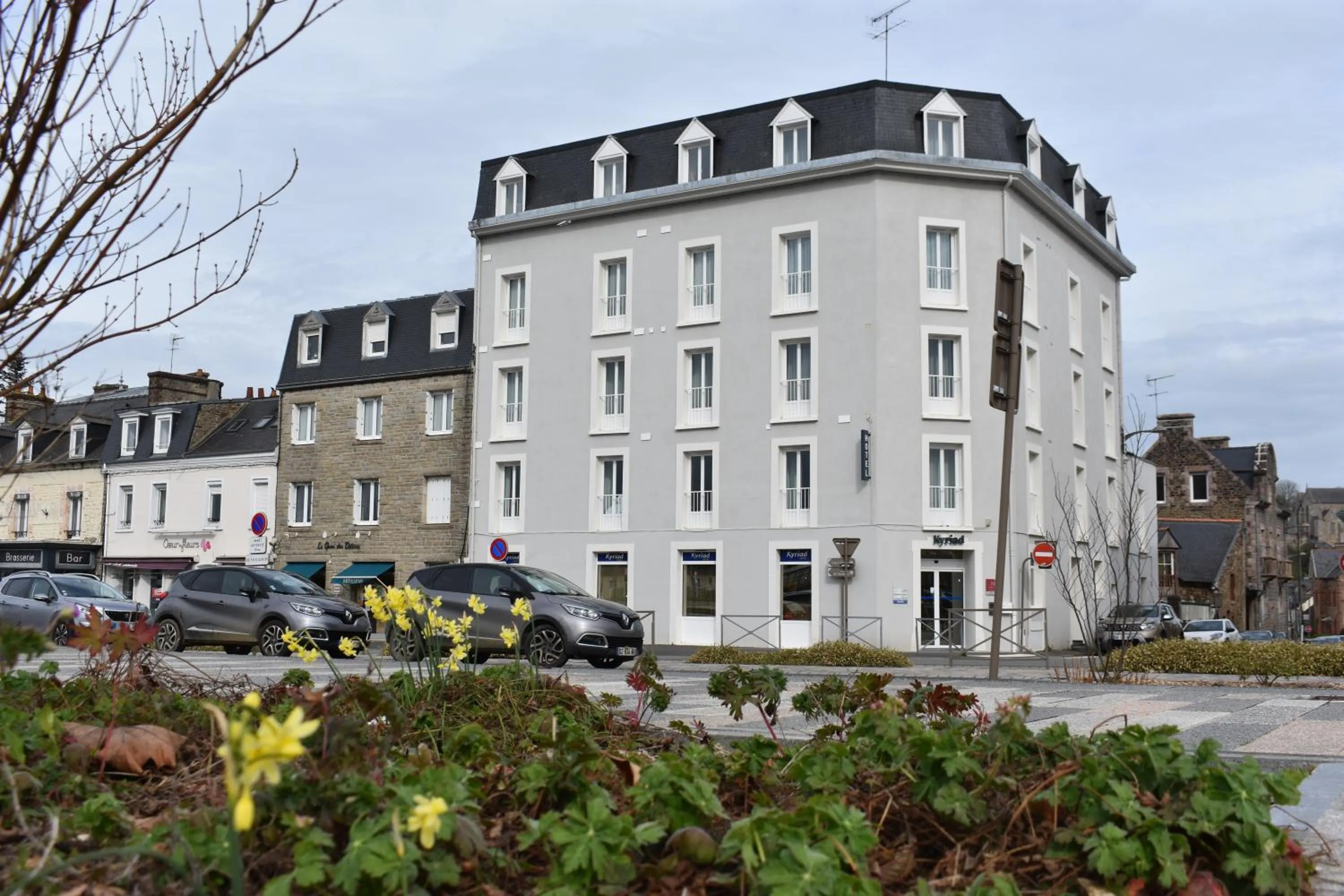Kyriad Hôtel Lamballe - Gare TGV - Centre ville