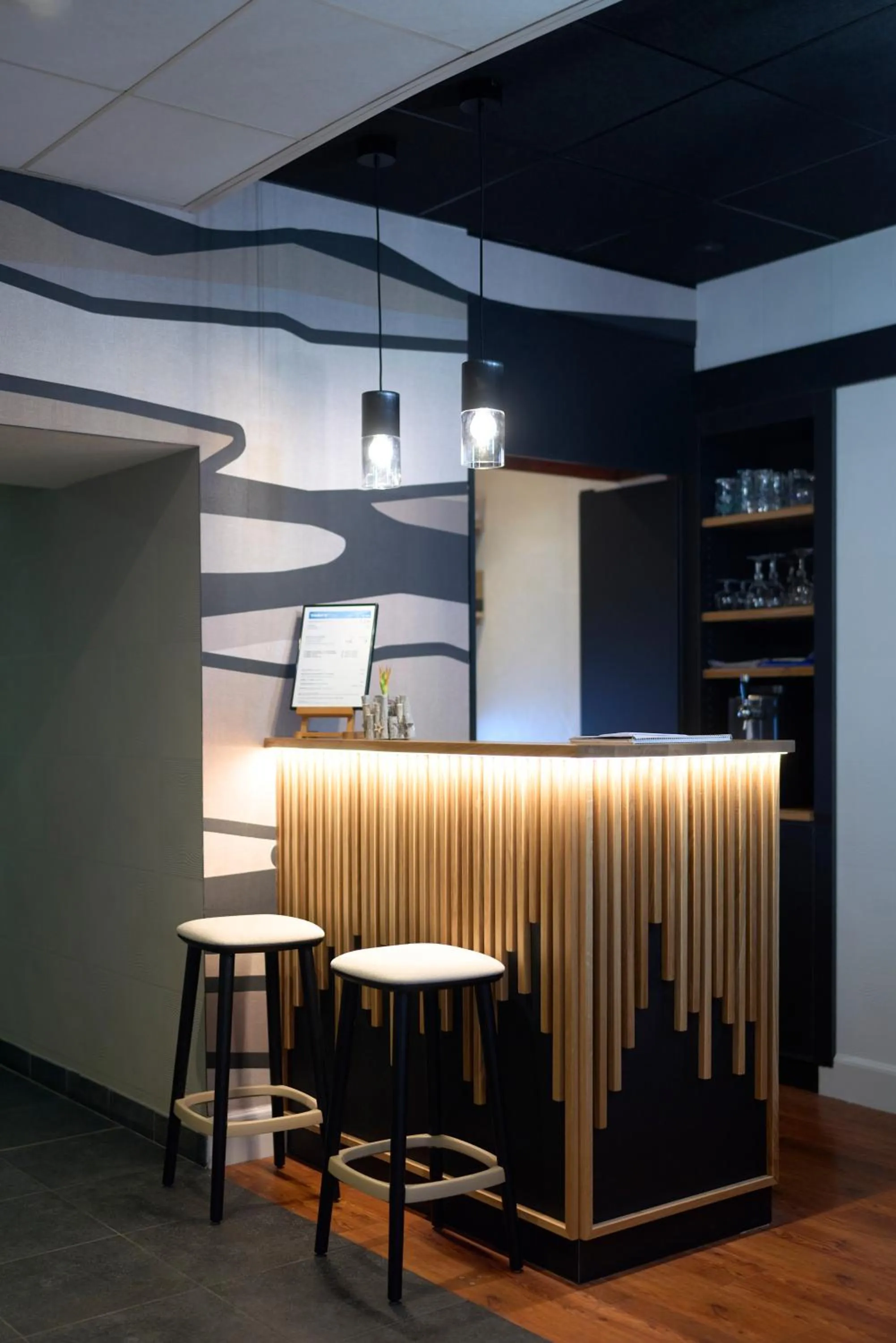 Lounge or bar in Kyriad Hôtel Lamballe - Gare TGV - Centre ville