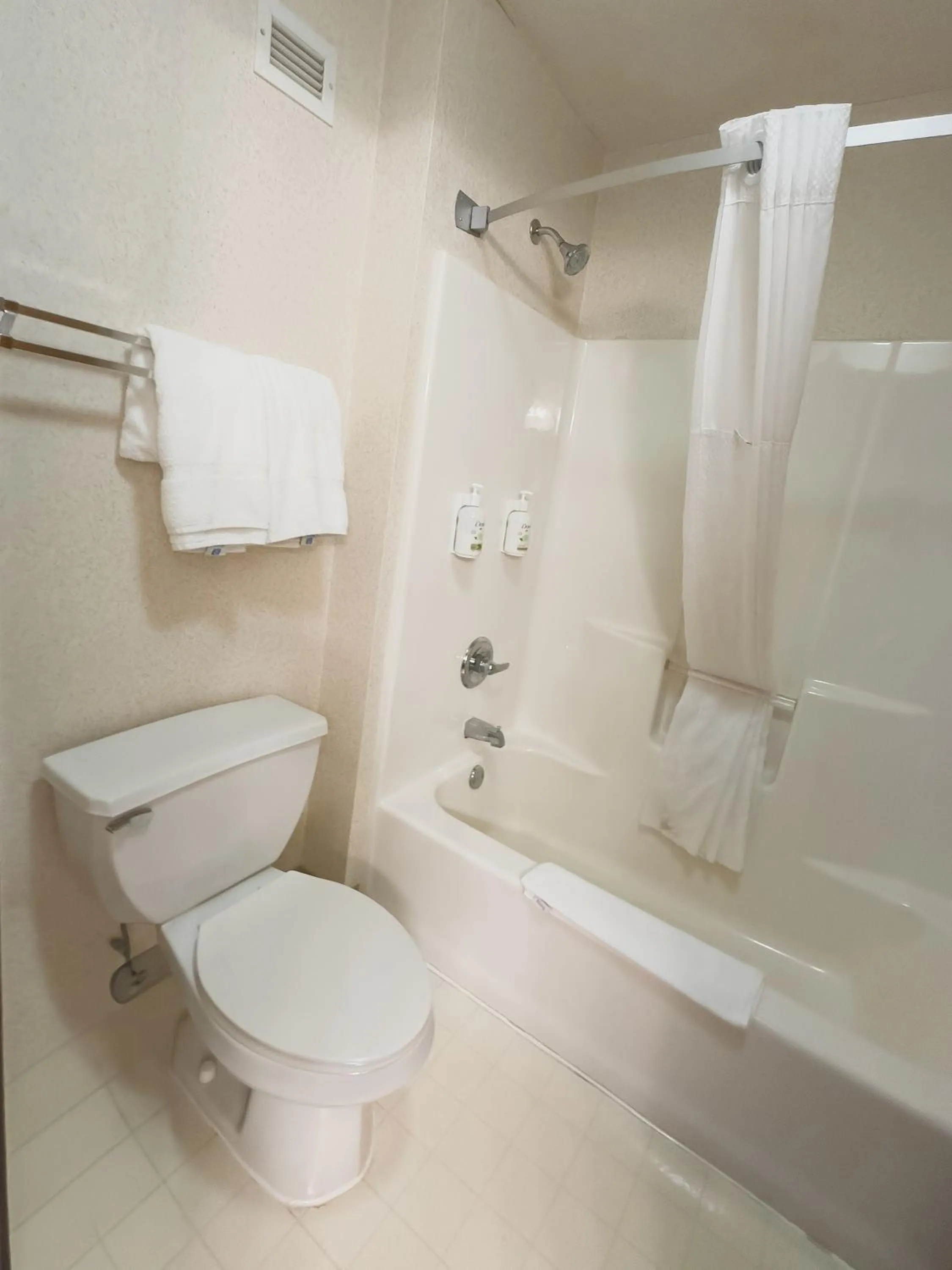 Bathroom in Baymont by Wyndham Howell/Brighton