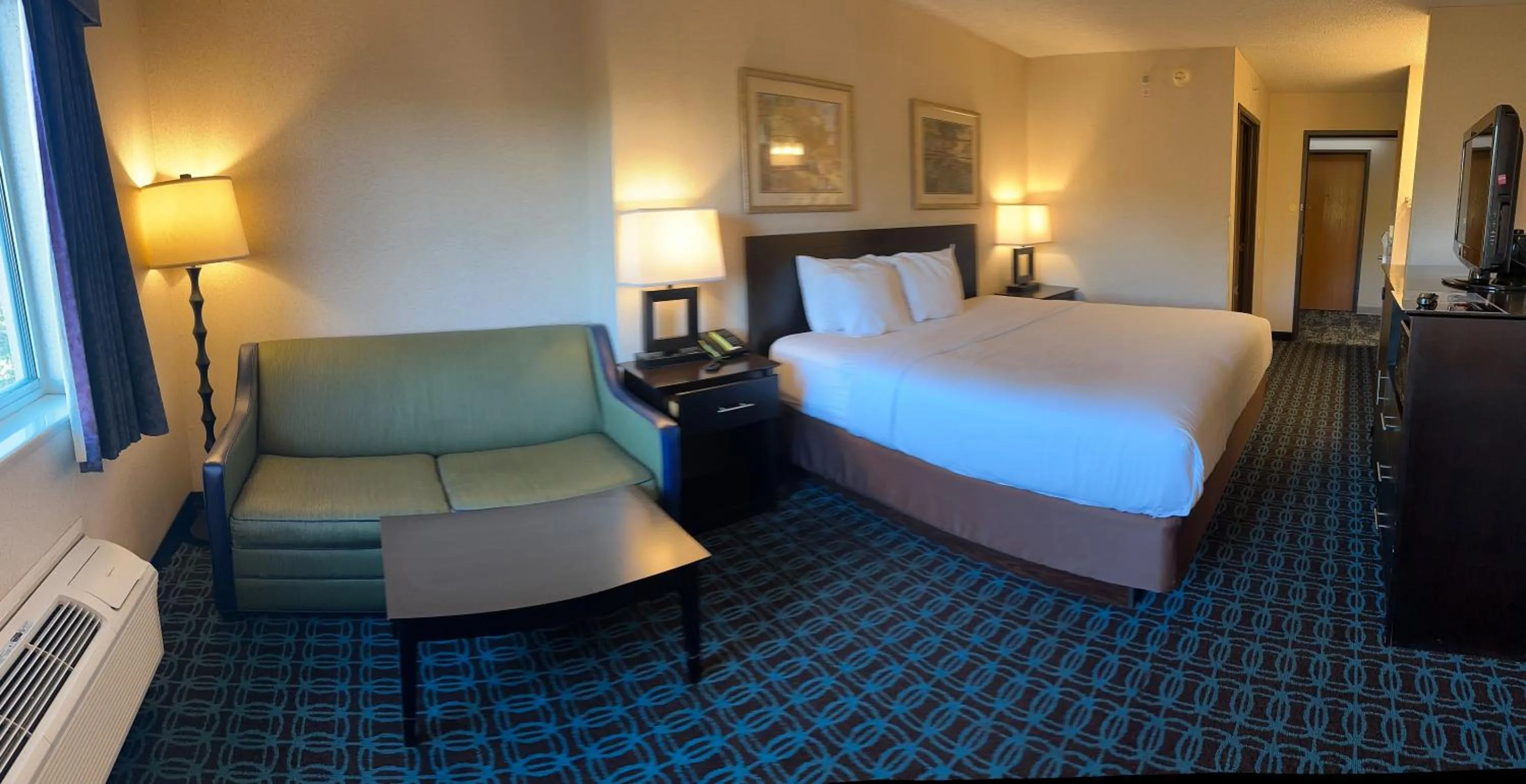 Photo of the whole room, Bed in Baymont by Wyndham Howell/Brighton