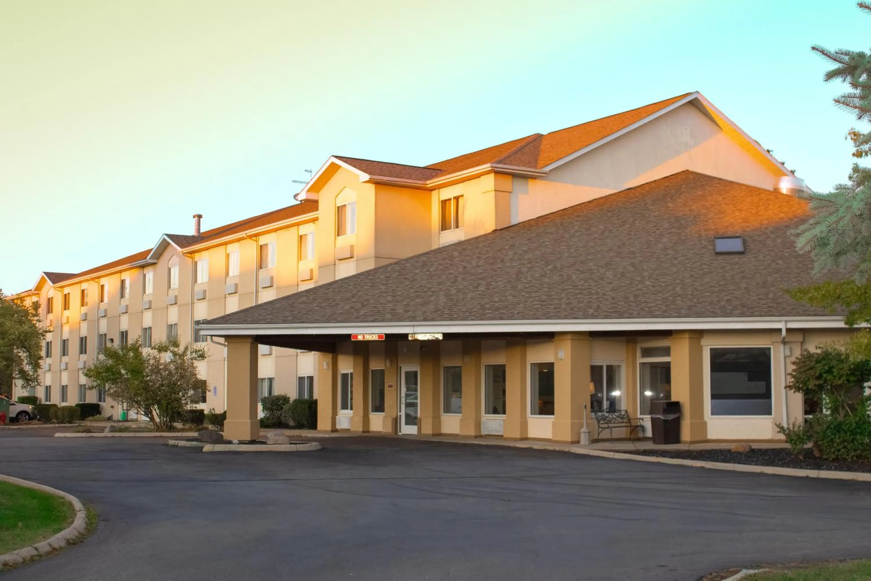 Property building in Baymont by Wyndham Howell/Brighton