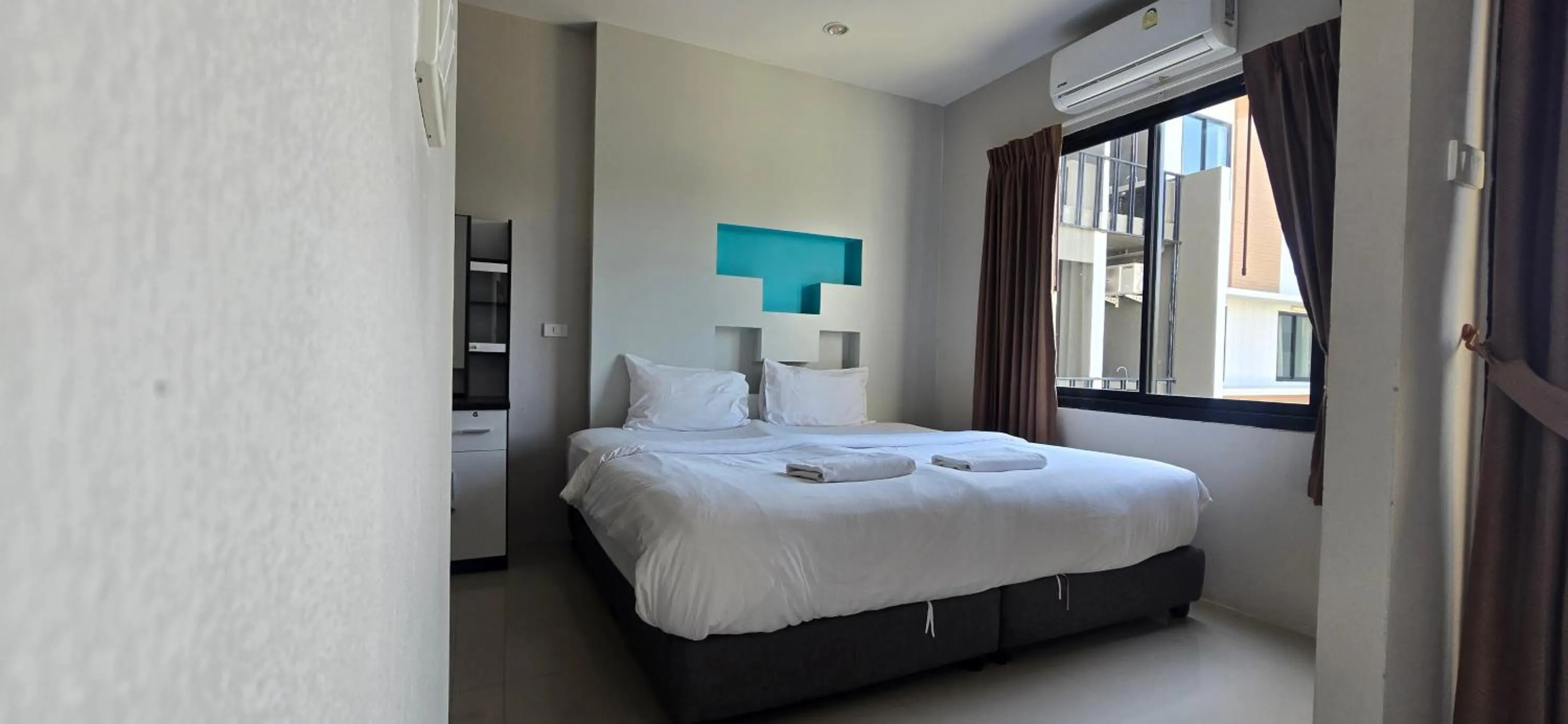 Photo of the whole room, Bed in Nirvana@Phala