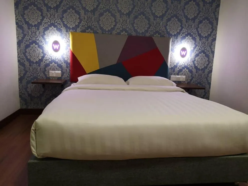 Bedroom, Bed in W Hotel Cemerlang