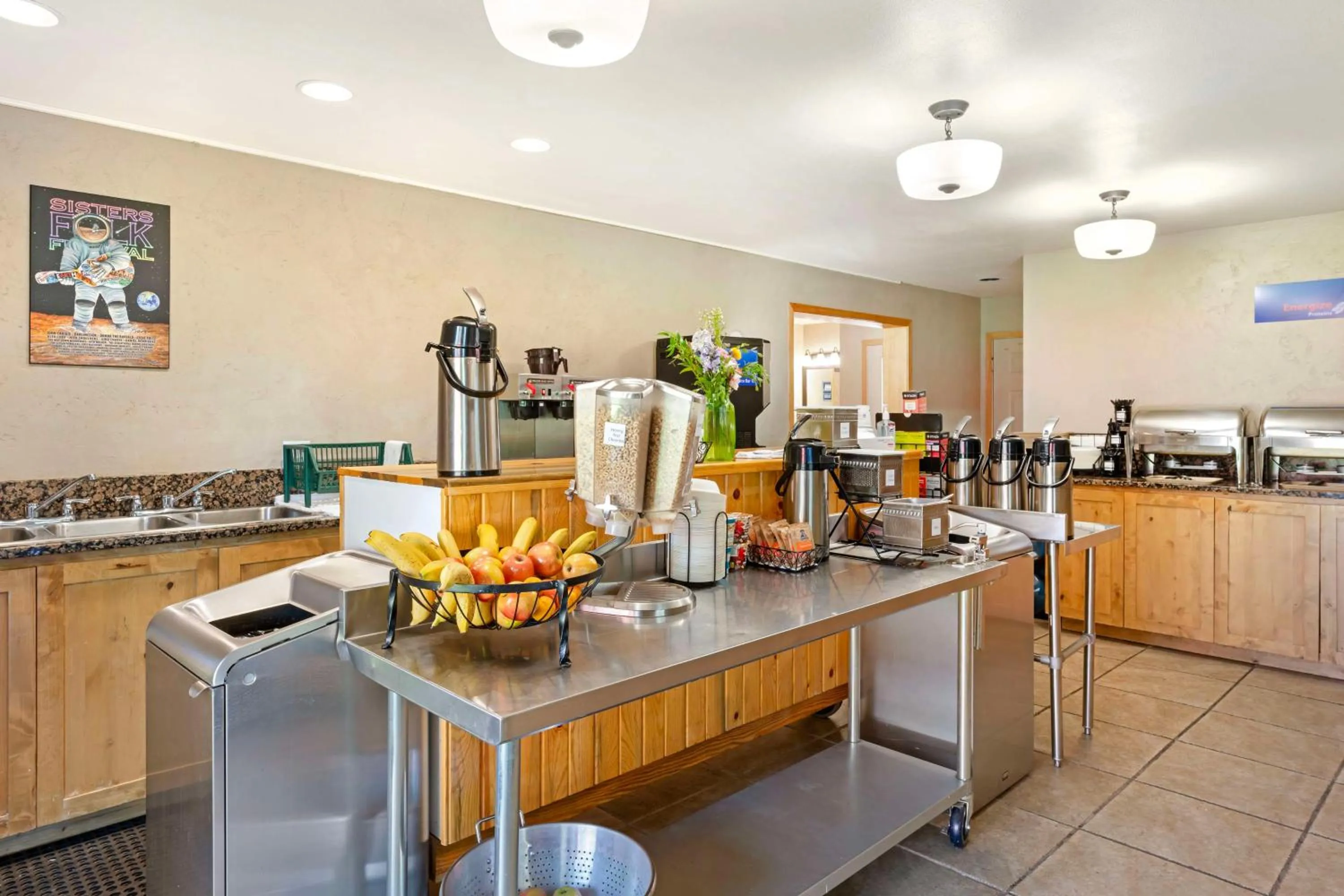 Breakfast in Best Western Ponderosa Lodge