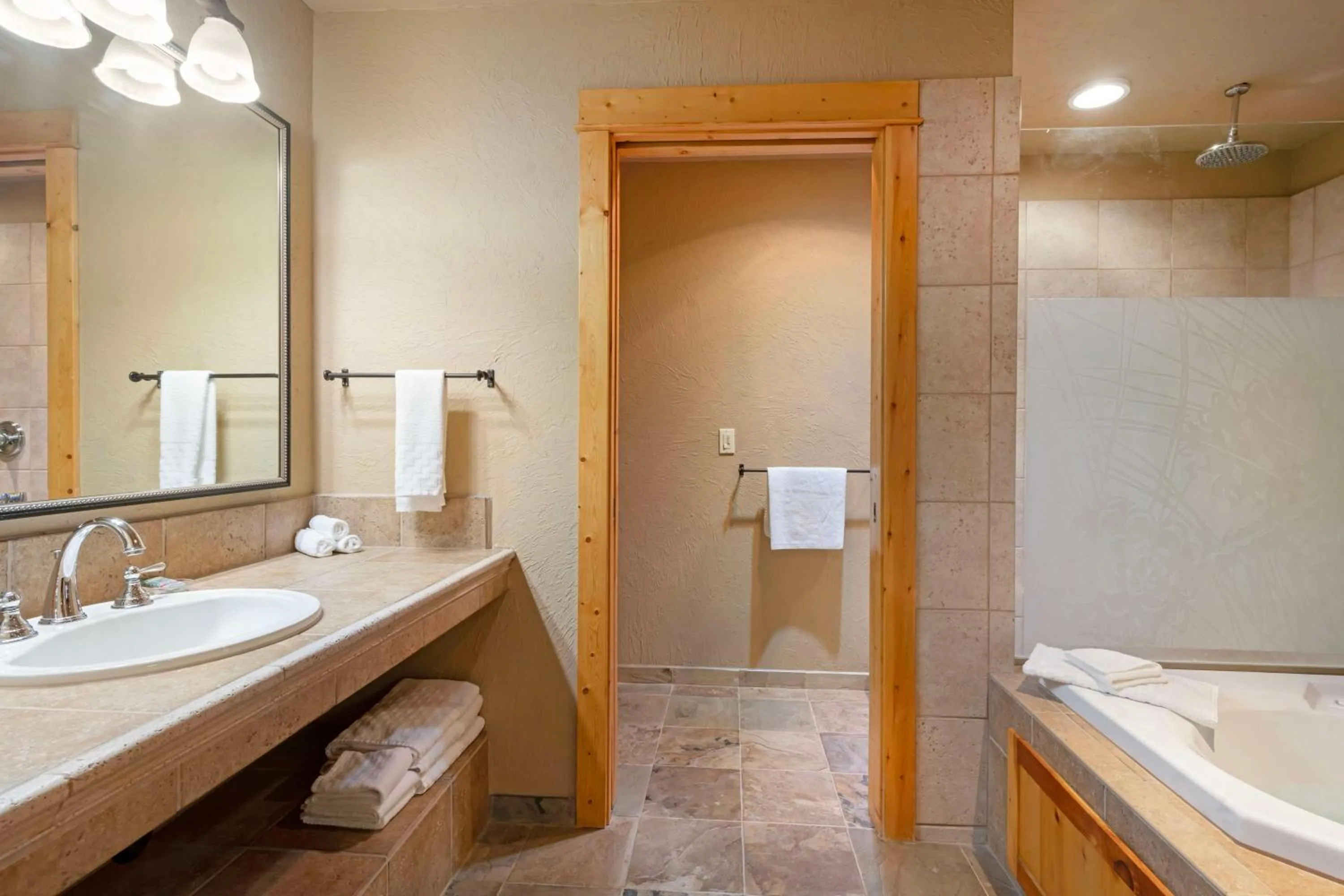 Bathroom in Best Western Ponderosa Lodge