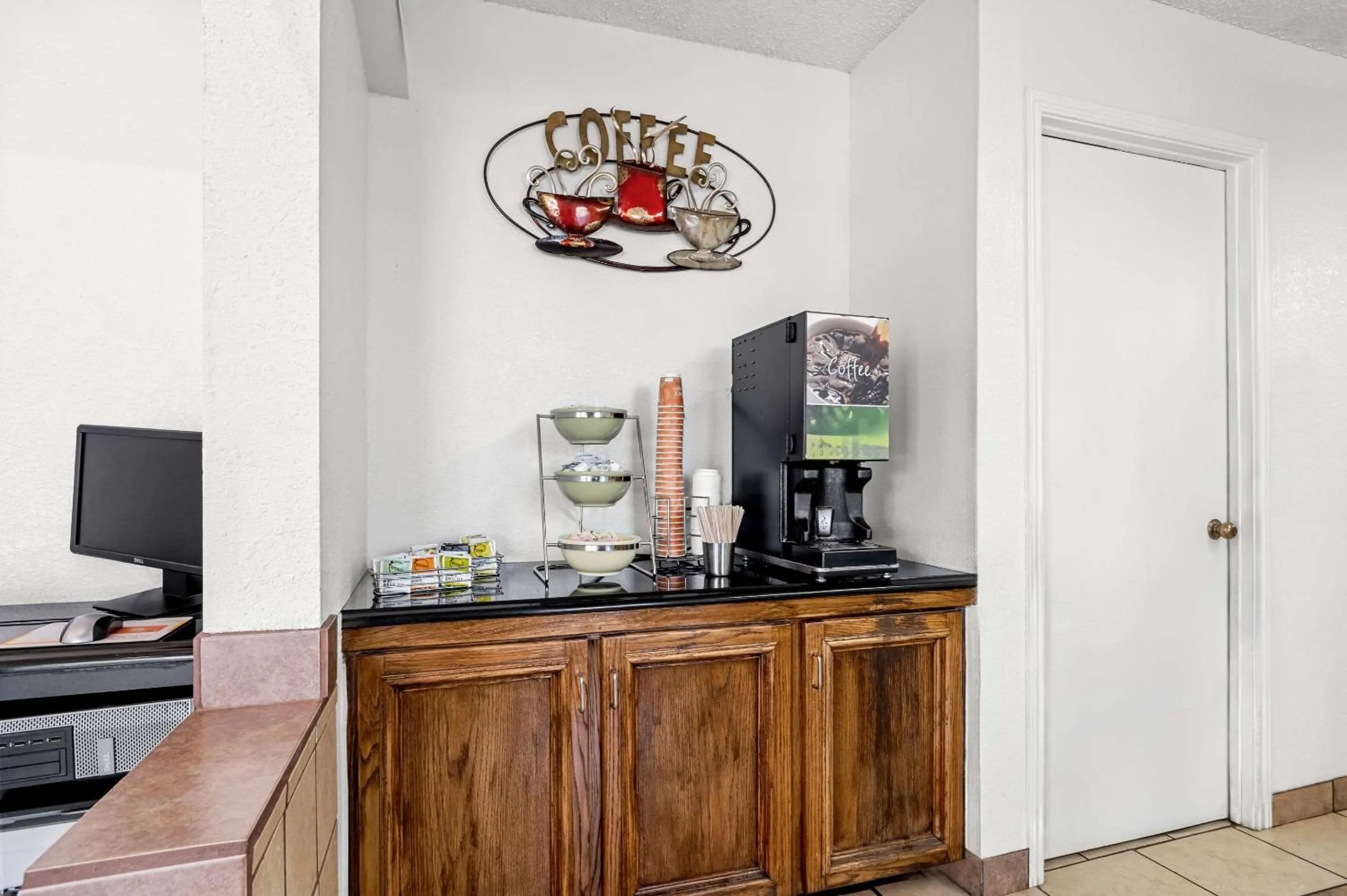 Breakfast in Quality Inn Plainview