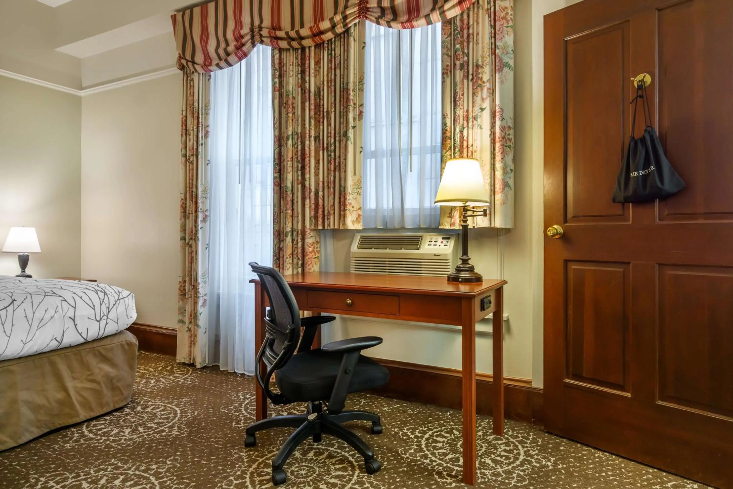 Bedroom, Bed in Best Western Plus Pioneer Square Hotel Downtown