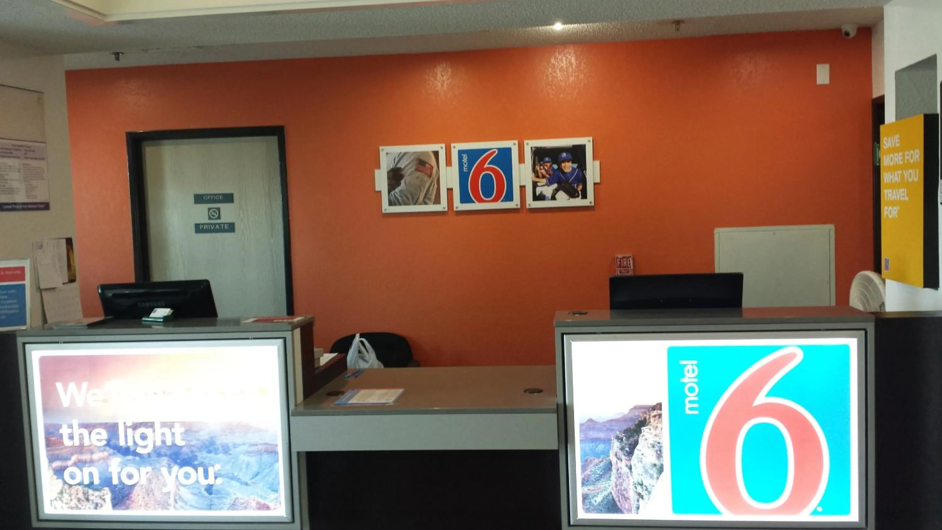 Lobby or reception in Motel 6-San Antonio, TX - South