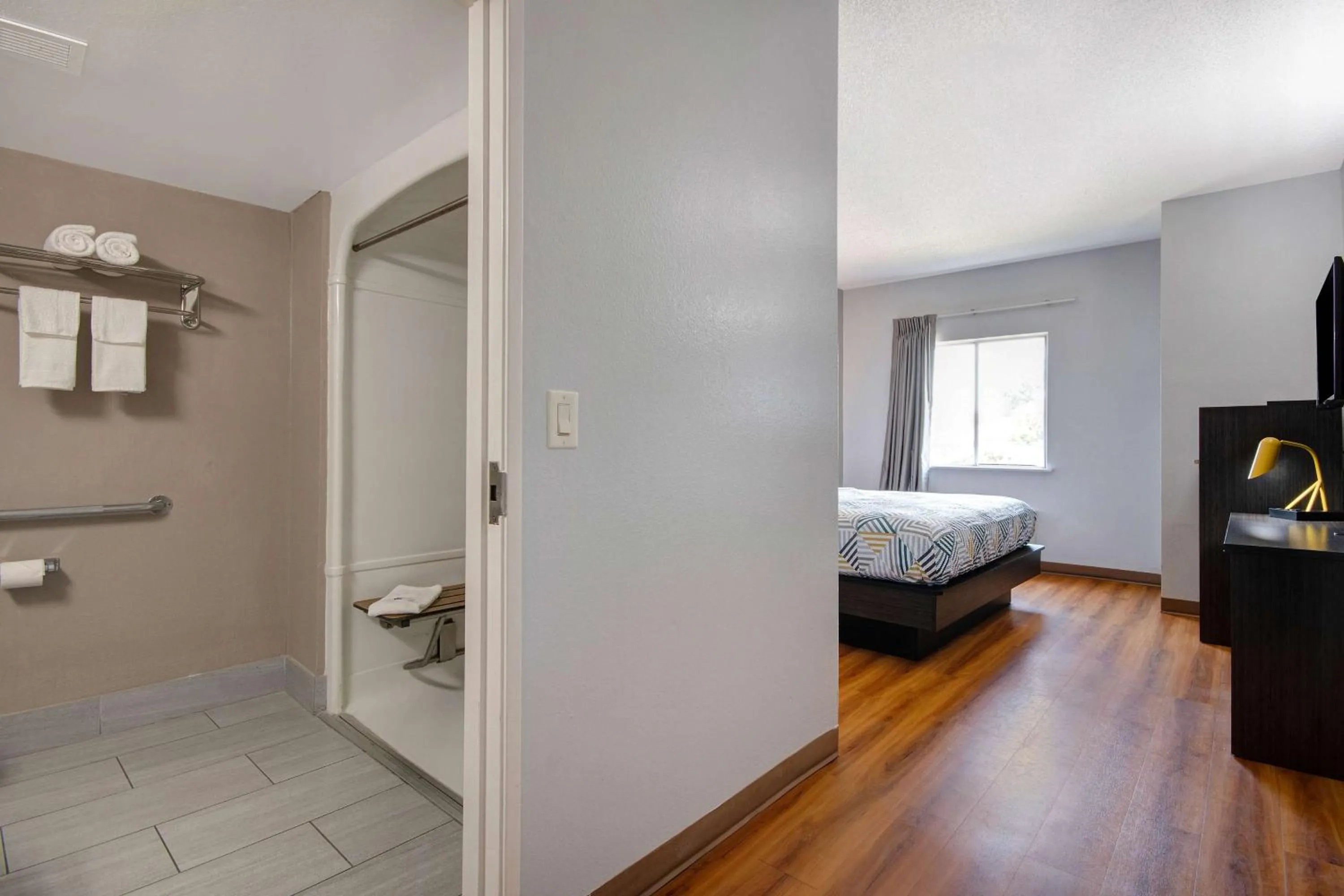 Bedroom, Bed in Motel 6-San Antonio, TX - South