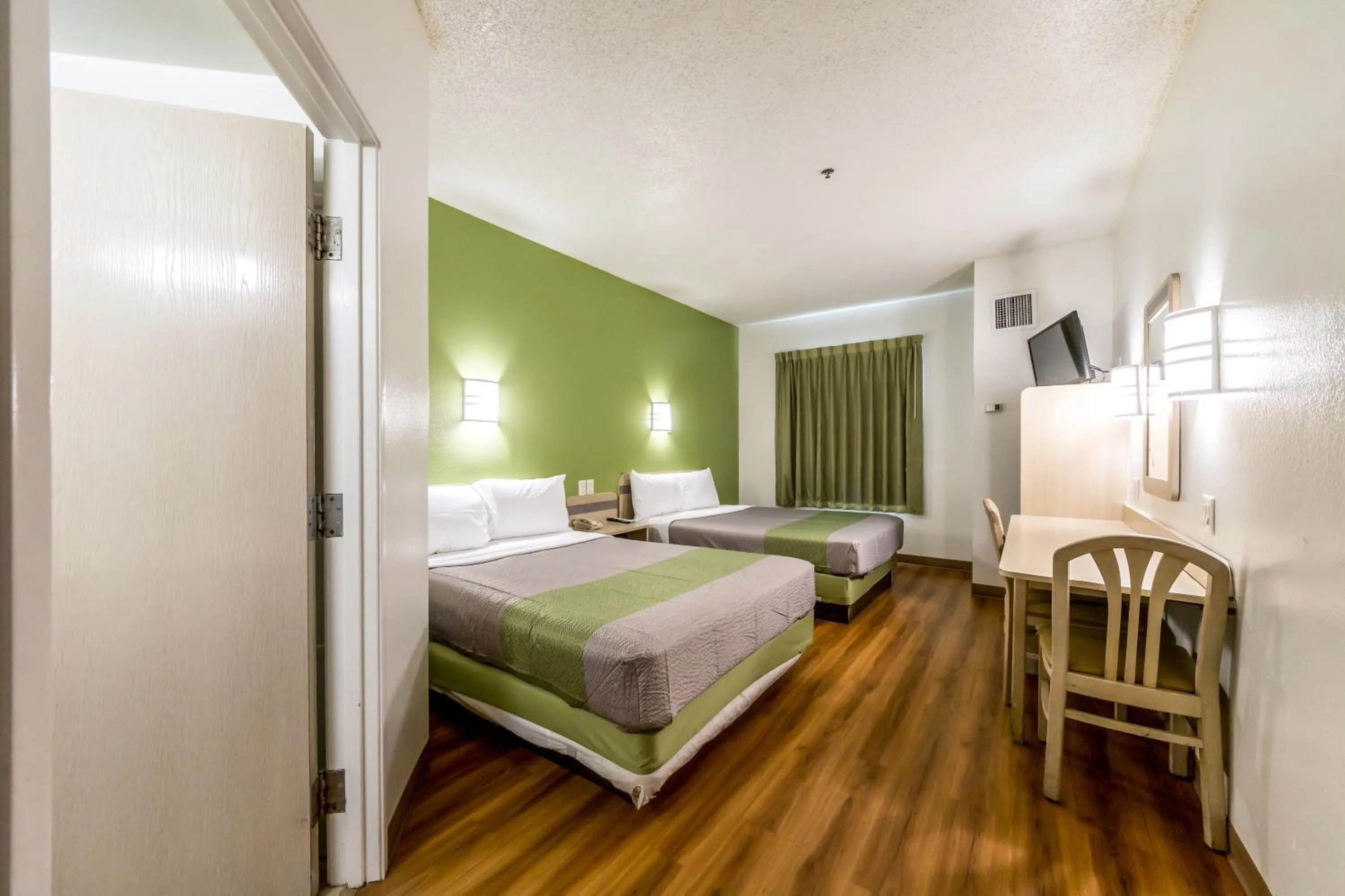 Bed in Motel 6-San Antonio, TX - South