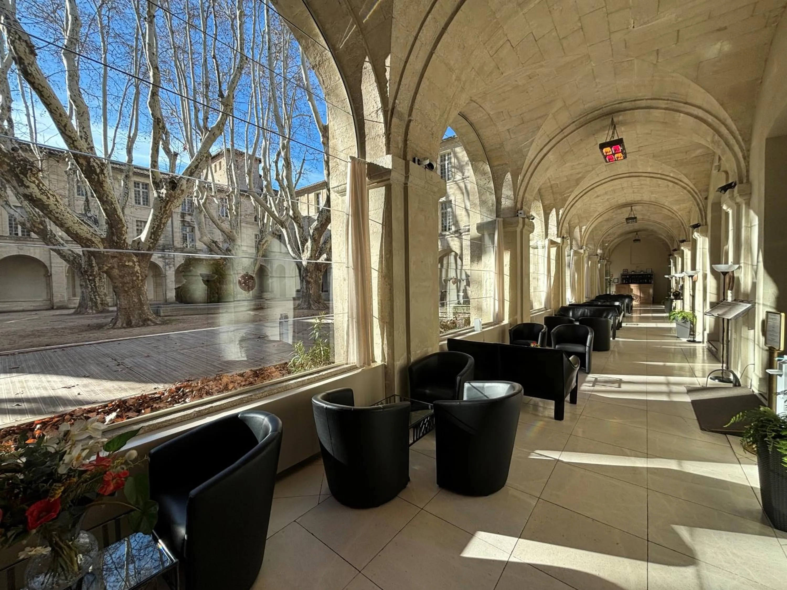 Property building in Hôtel Cloitre Saint Louis Avignon