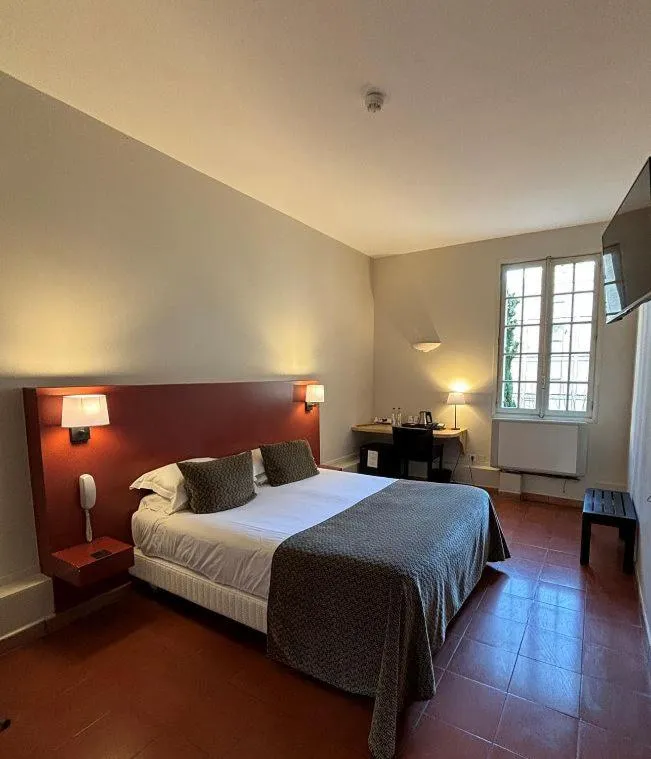 Bed in Hôtel Cloitre Saint Louis Avignon