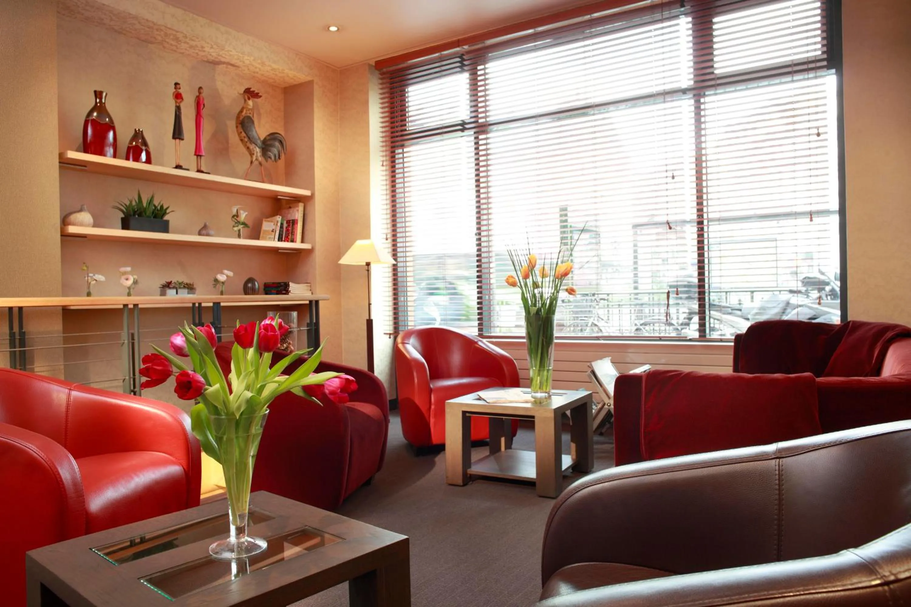 Lounge or bar in Hôtel Londres et New York - Teritoria