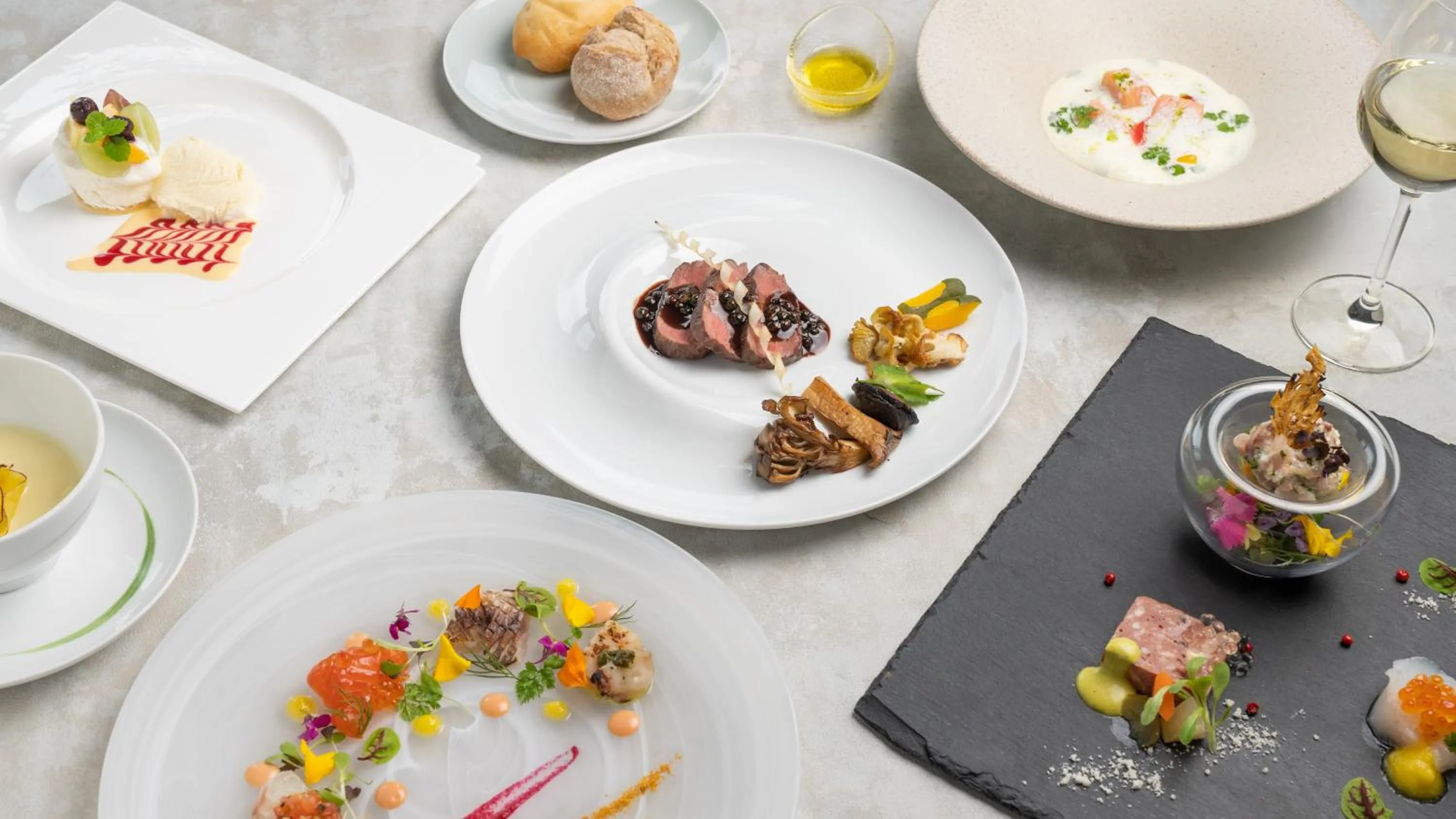 Dinner in the salon 伊豆高原 Hotels & Resort