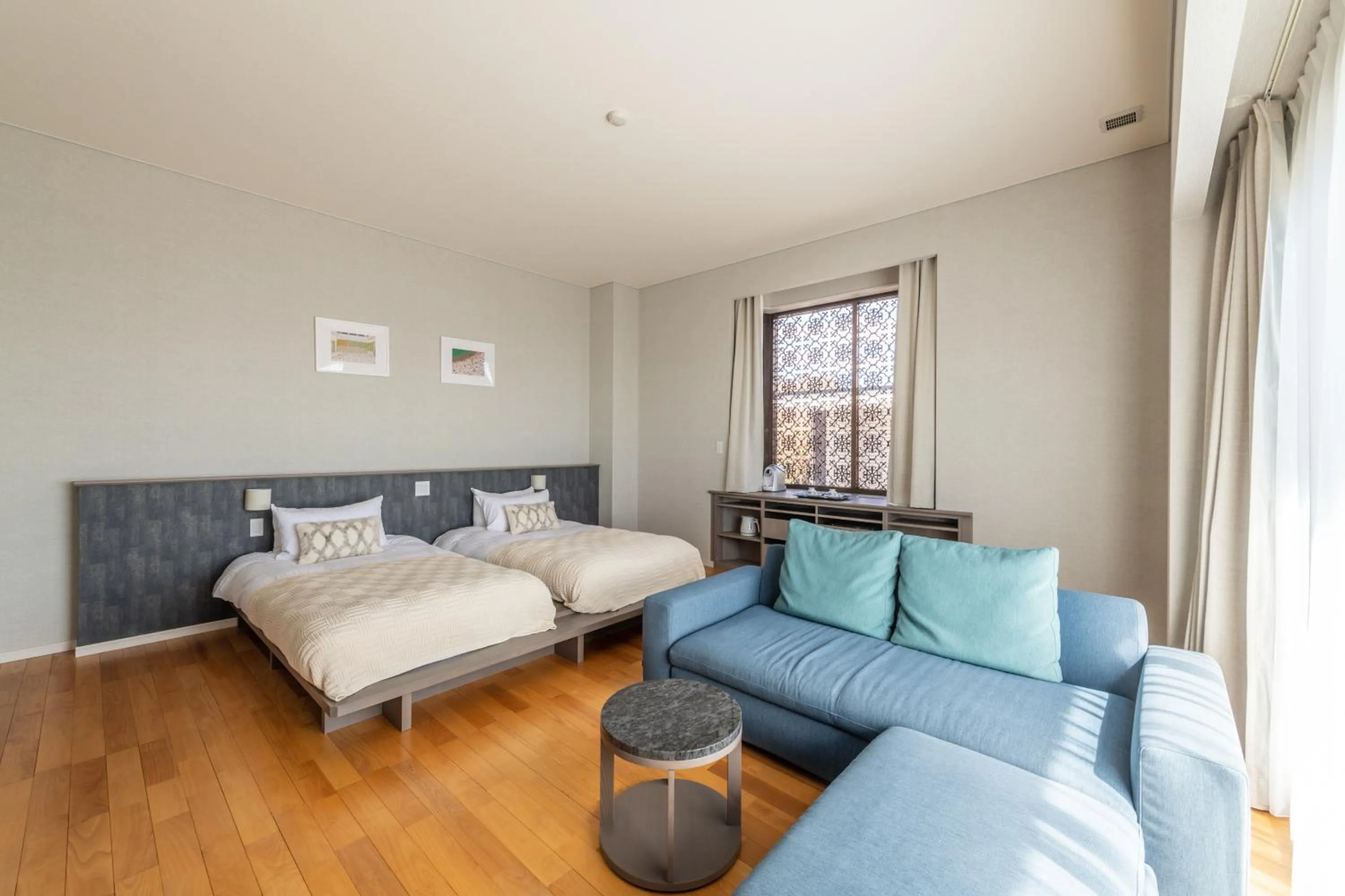 Photo of the whole room, Bed in the salon 伊豆高原 Hotels & Resort