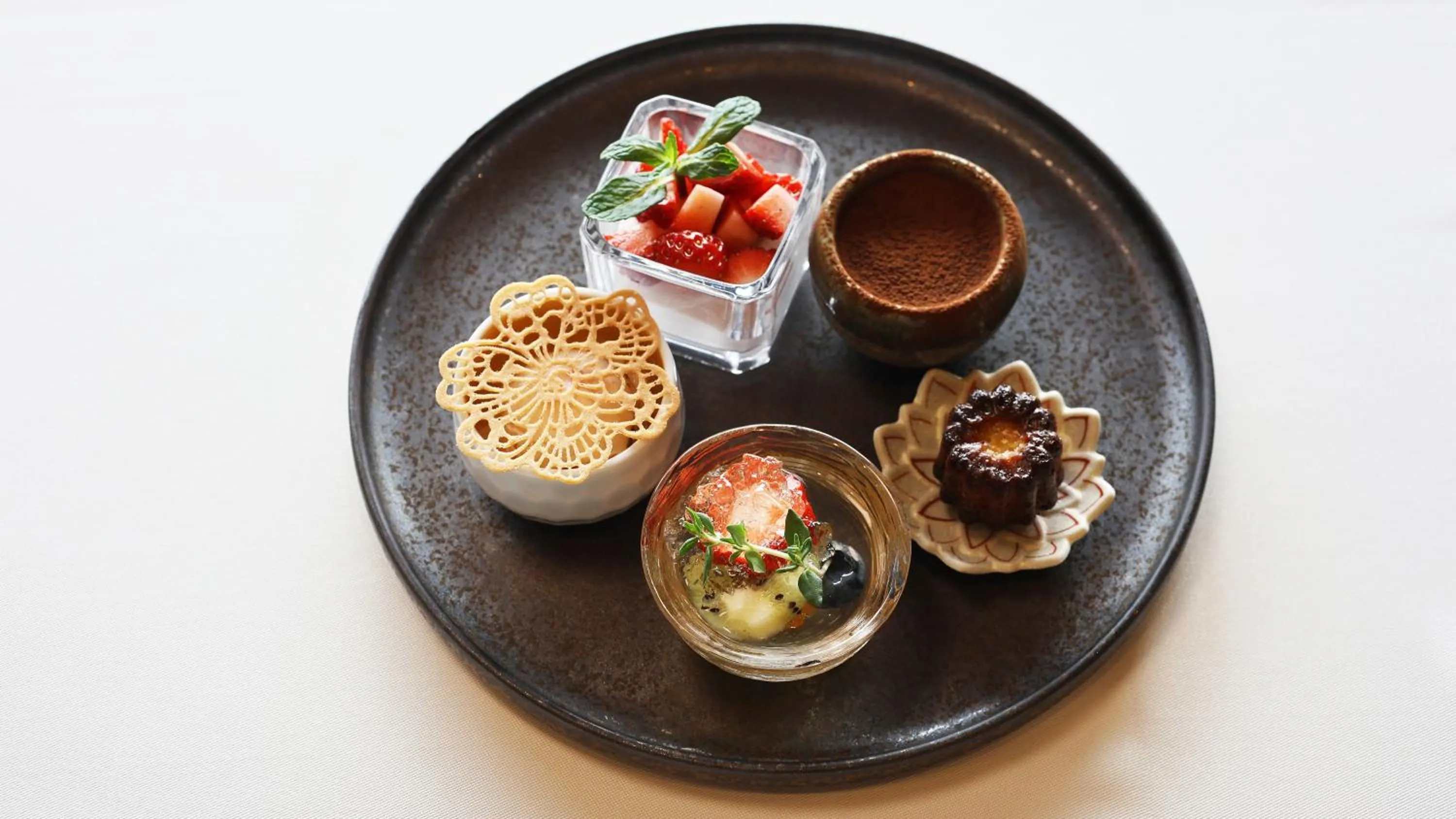 Food in the salon 伊豆高原 Hotels & Resort