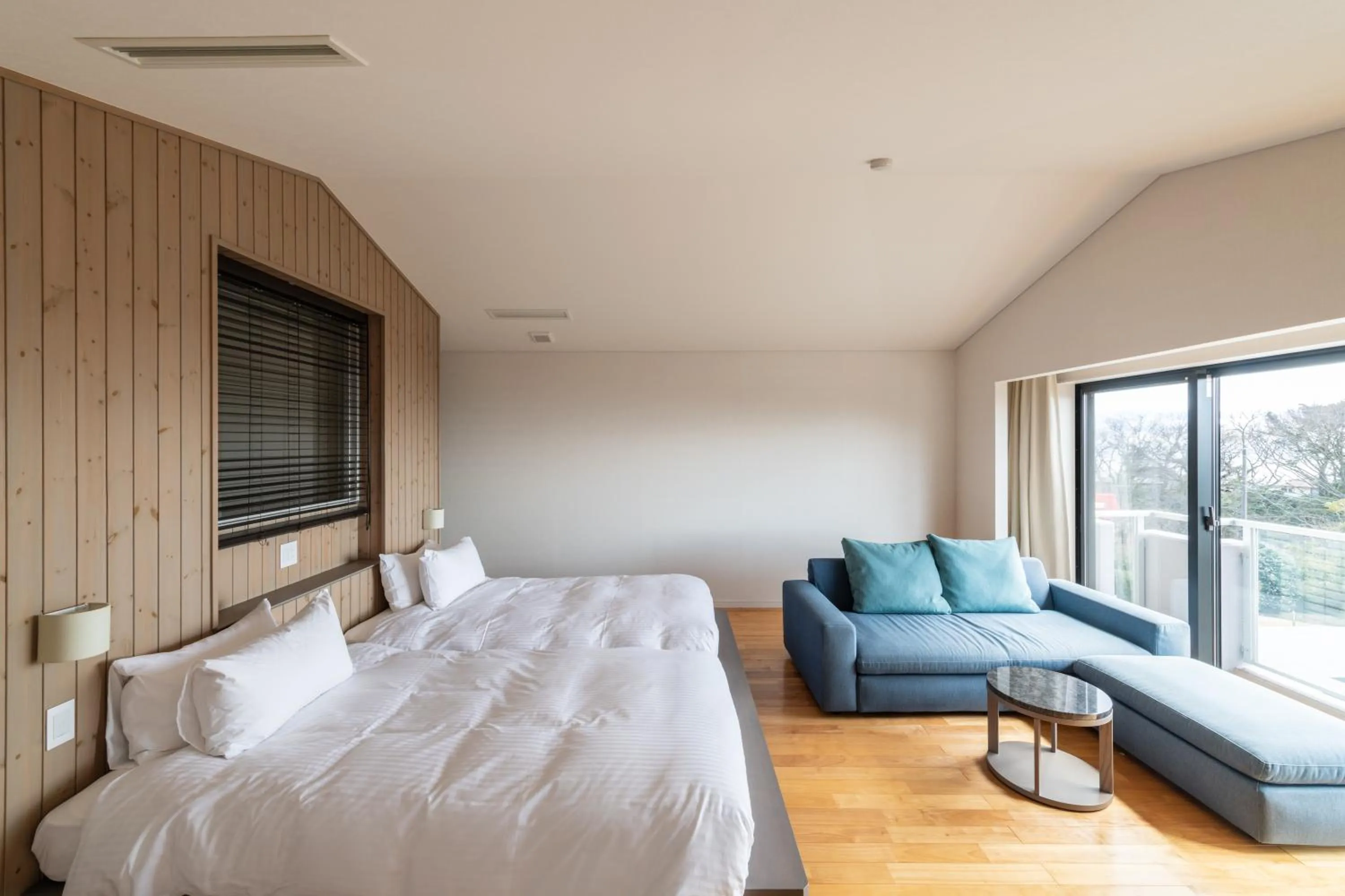 Living room, Bed in the salon 伊豆高原 Hotels & Resort