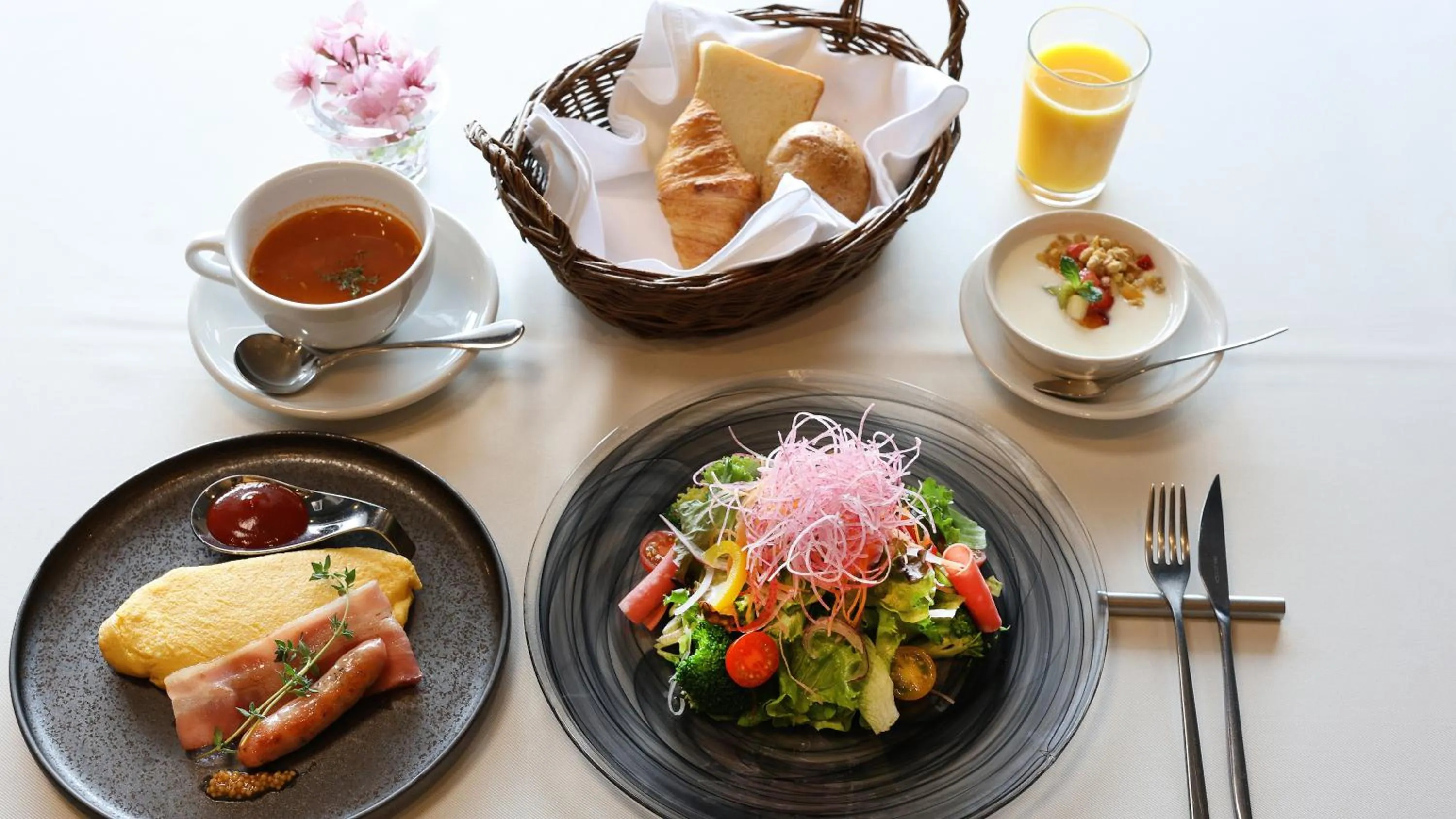 Food in the salon 伊豆高原 Hotels & Resort
