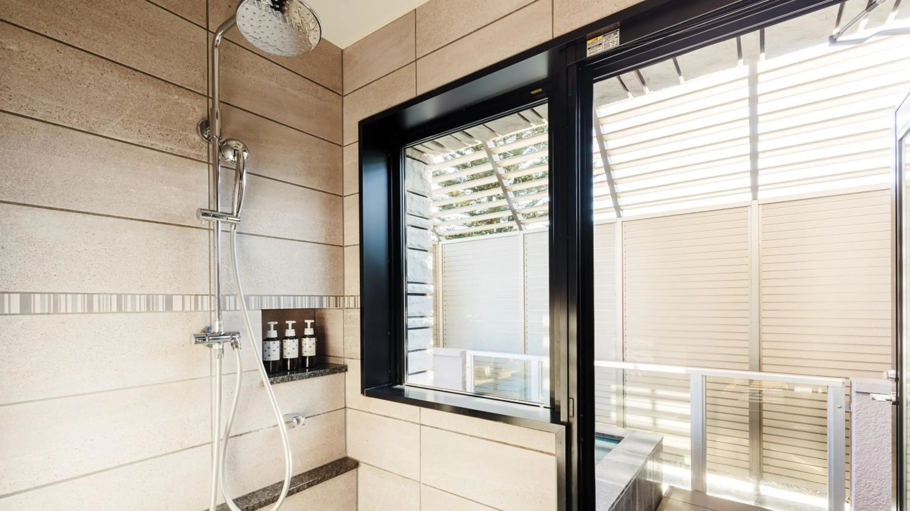 Shower in the salon 伊豆高原 Hotels & Resort