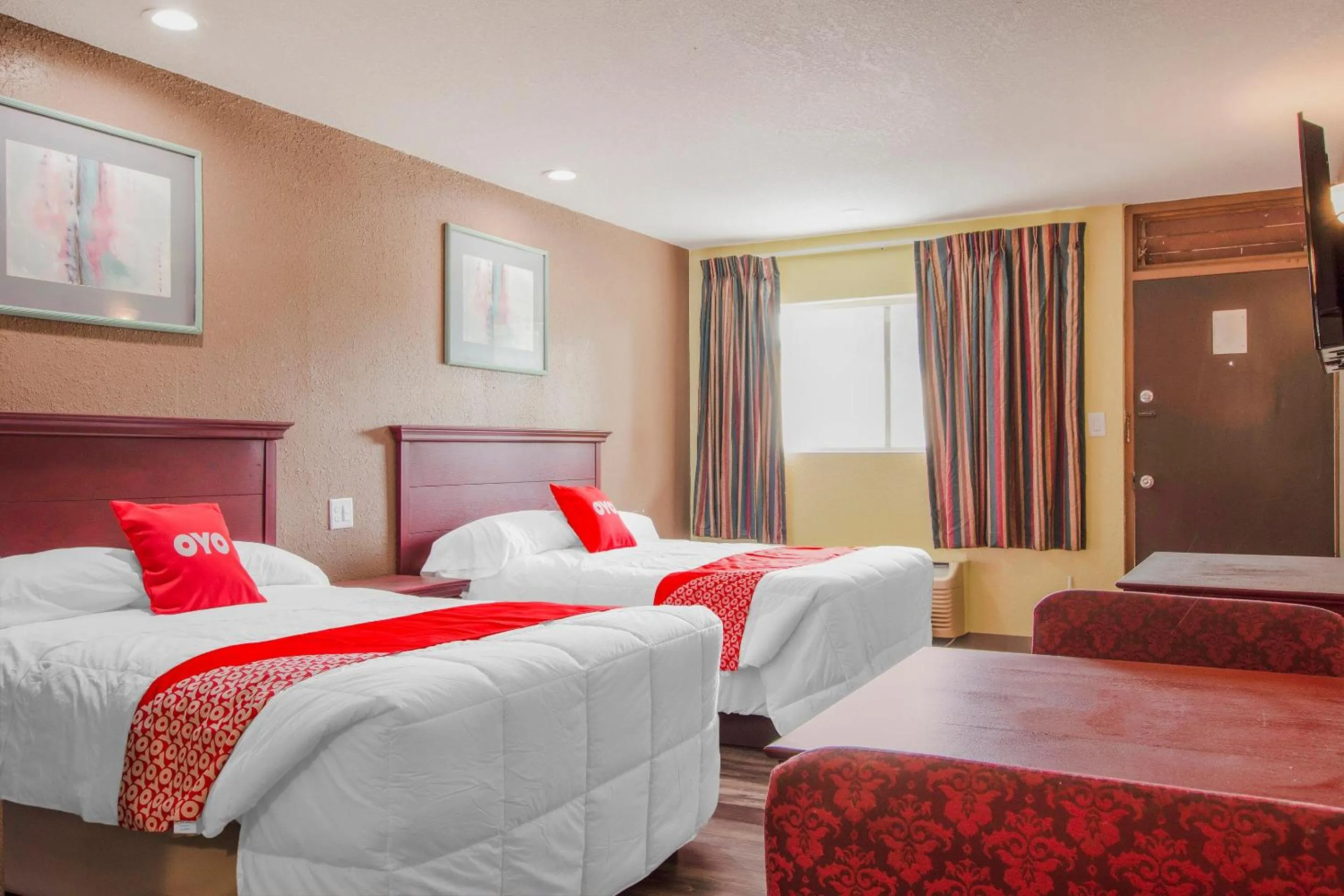 Bedroom, Bed in OYO Superior Budget Inn Bartow