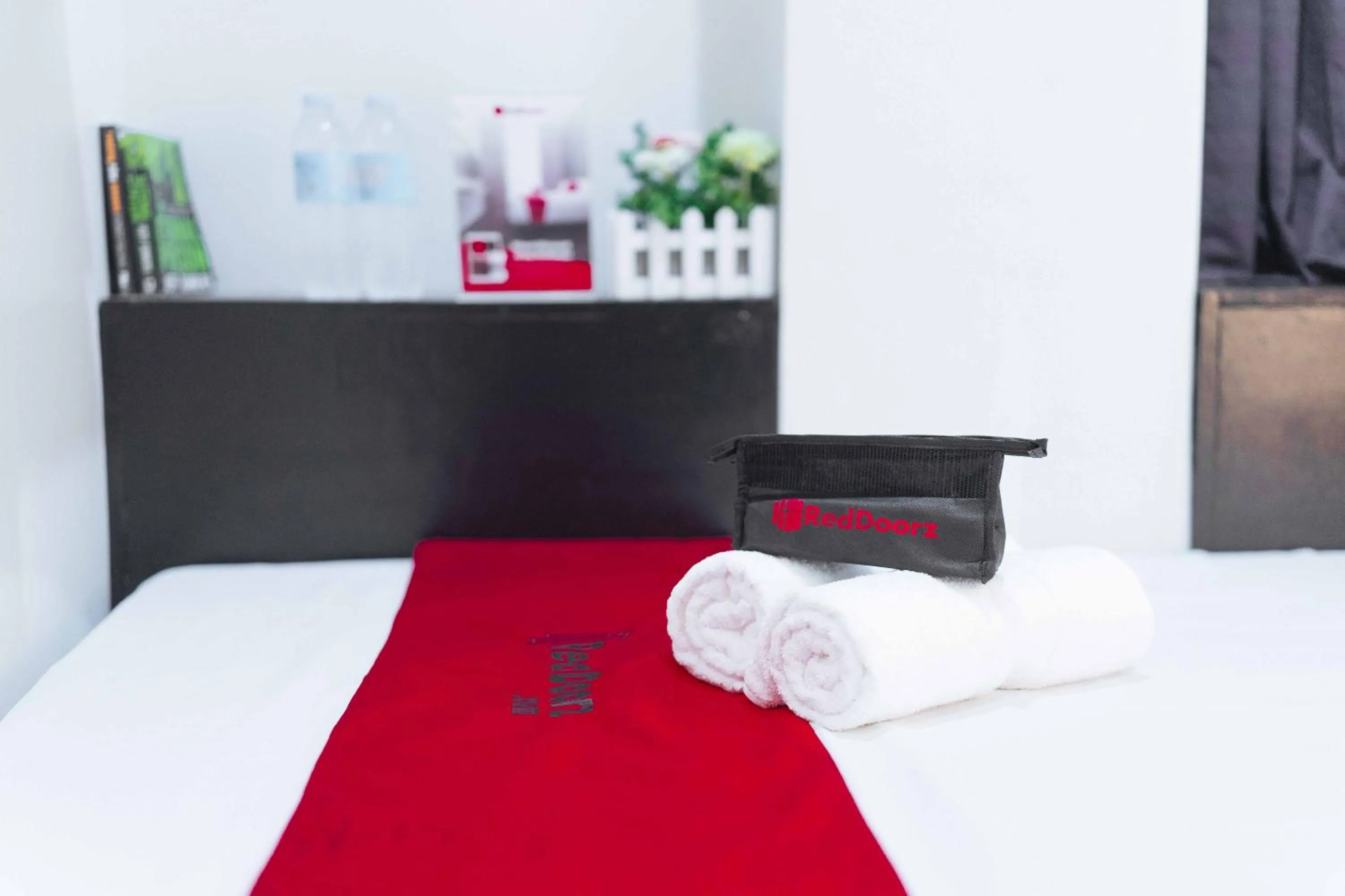 Bedroom, Bed in RedDoorz near G Mall Bajada Davao