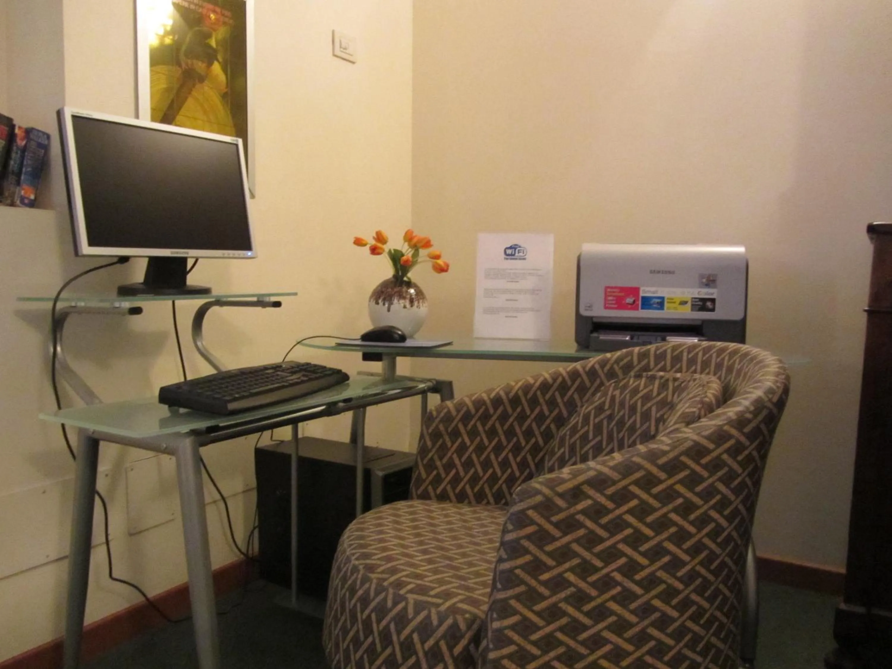 TV and multimedia in Hotel Roma