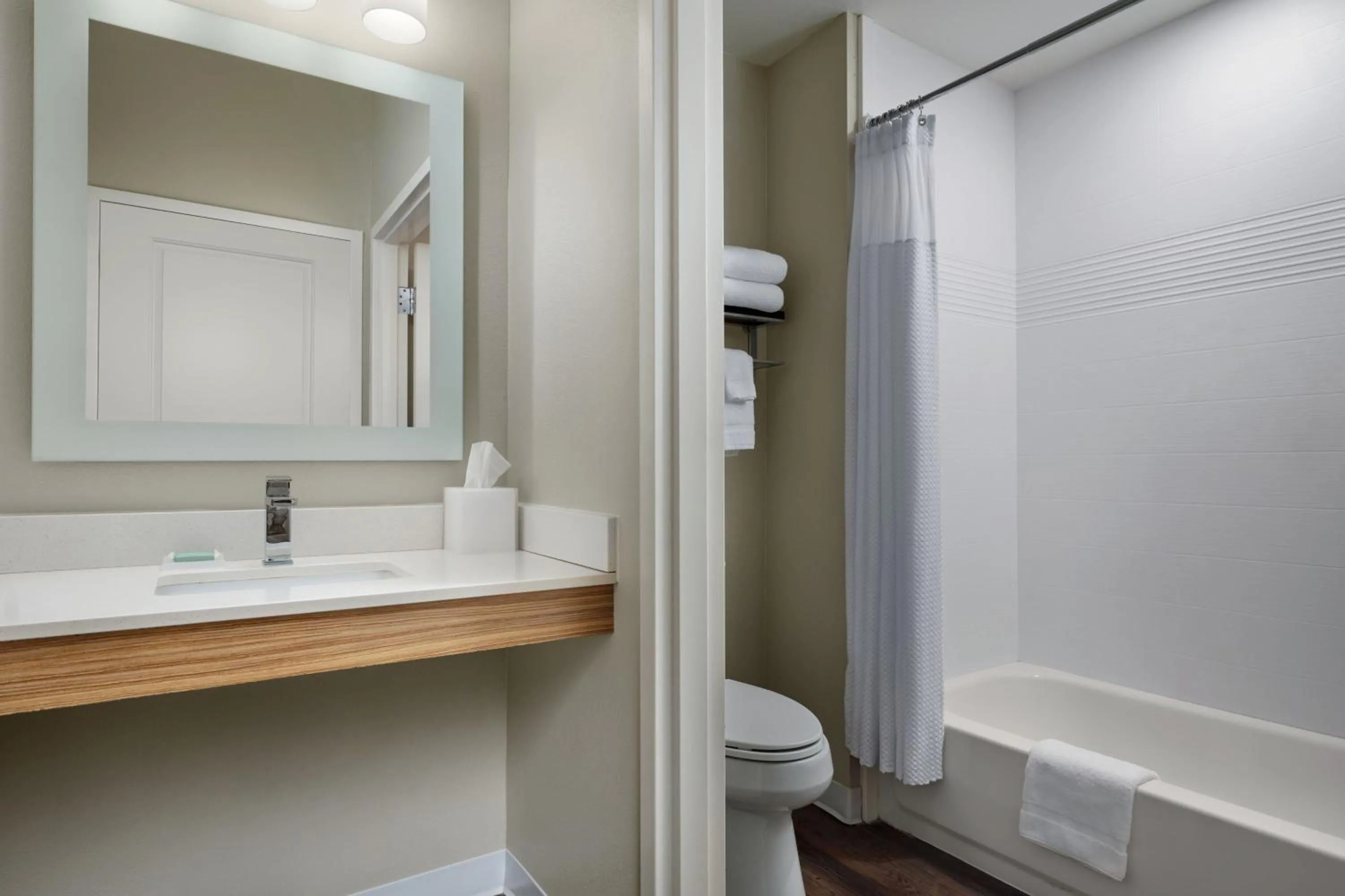 Bathroom in TownePlace Suites by Marriott Lafayette South