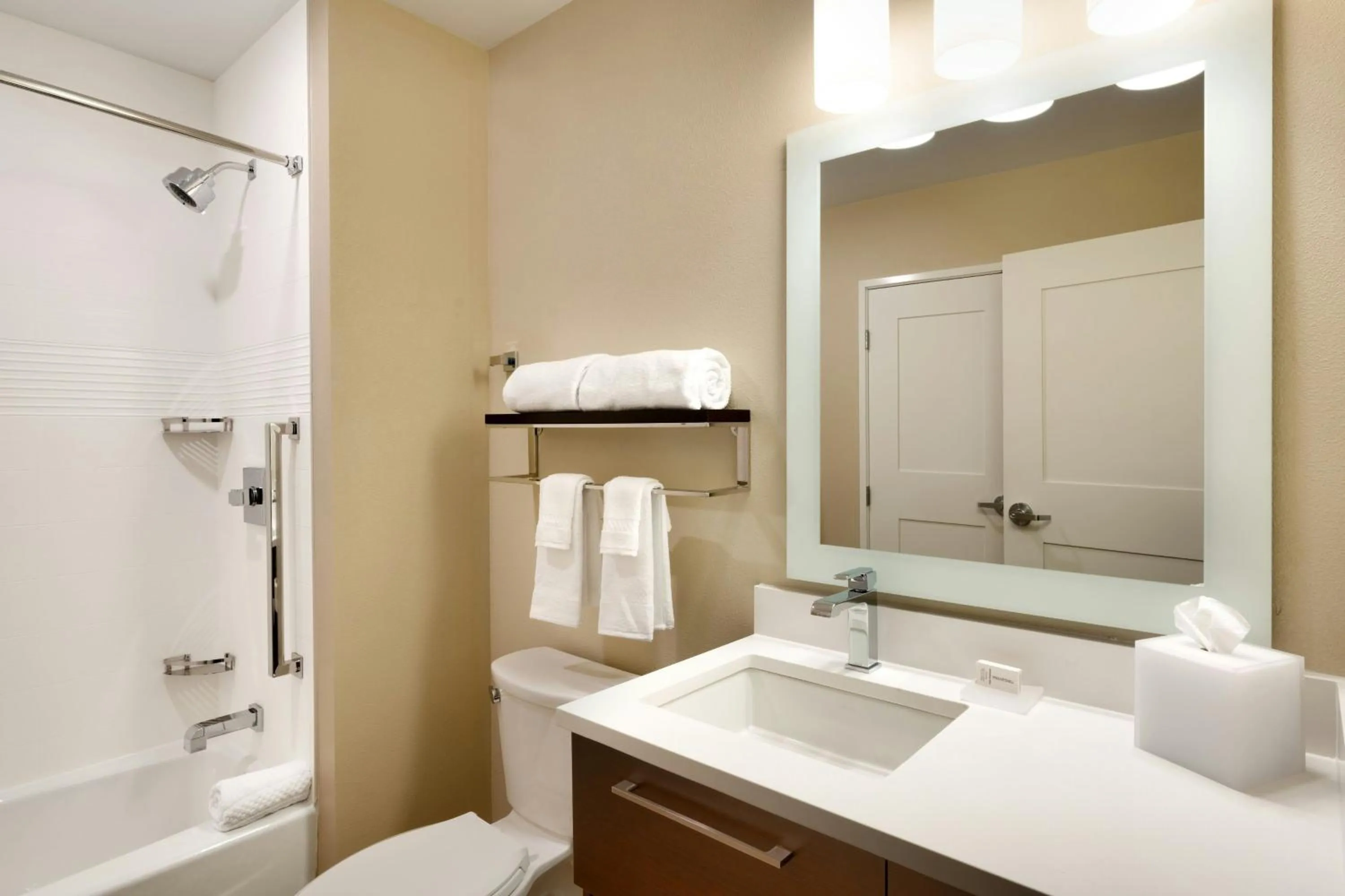 Bathroom in TownePlace Suites by Marriott Salt Lake City Draper