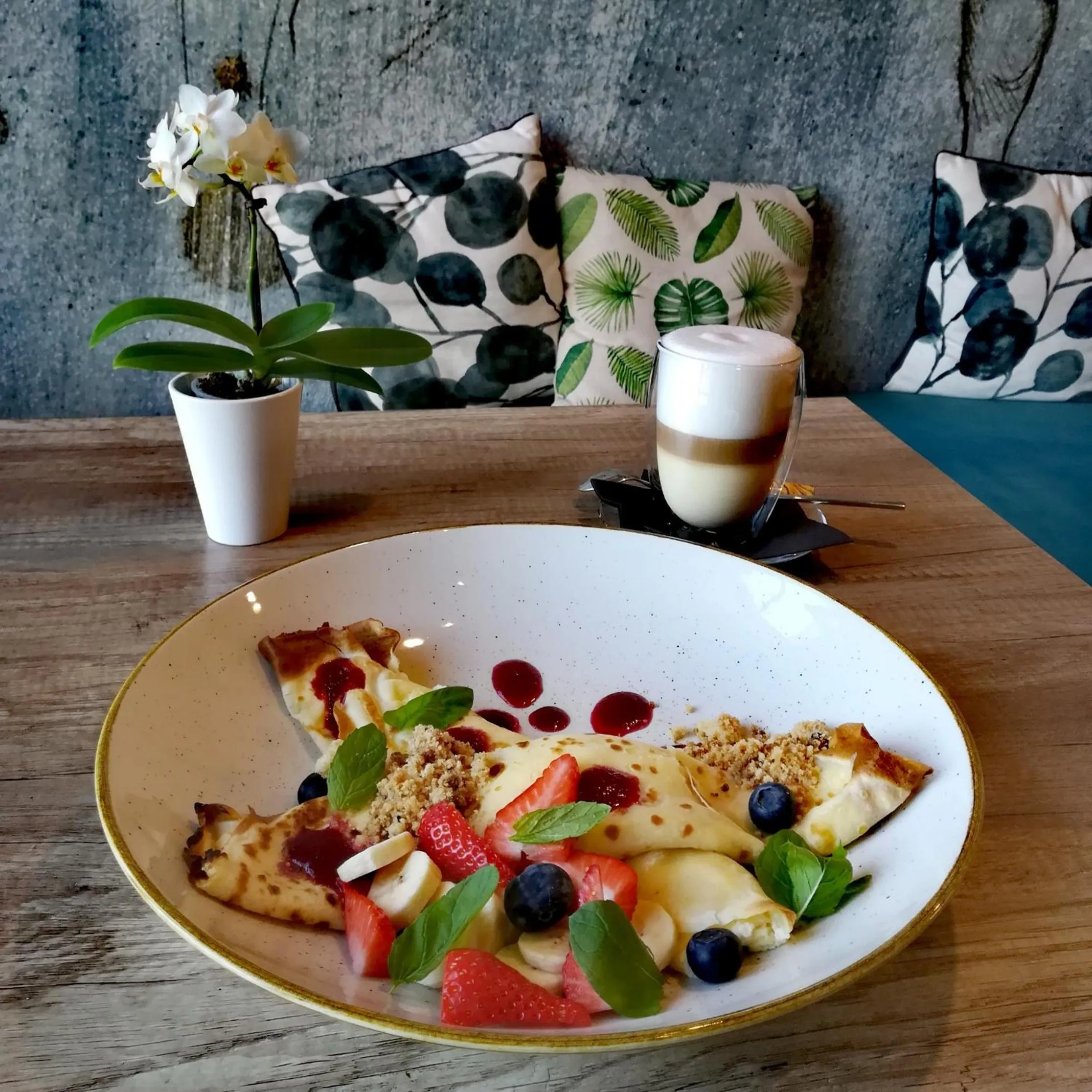 Breakfast in Hostel "Night o'clock" - restauracja, parking i darmowa siłownia