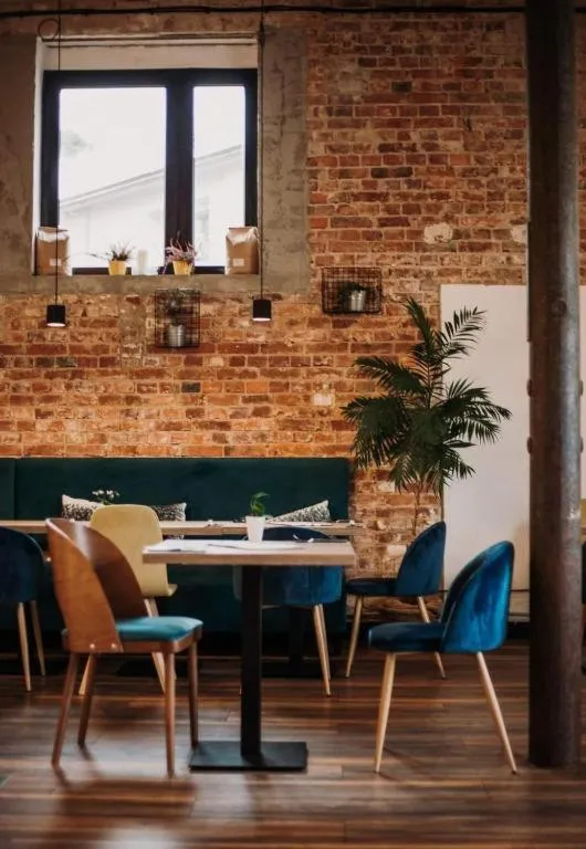 Restaurant/places to eat in Hostel "Night o'clock" - restauracja, parking i darmowa siłownia