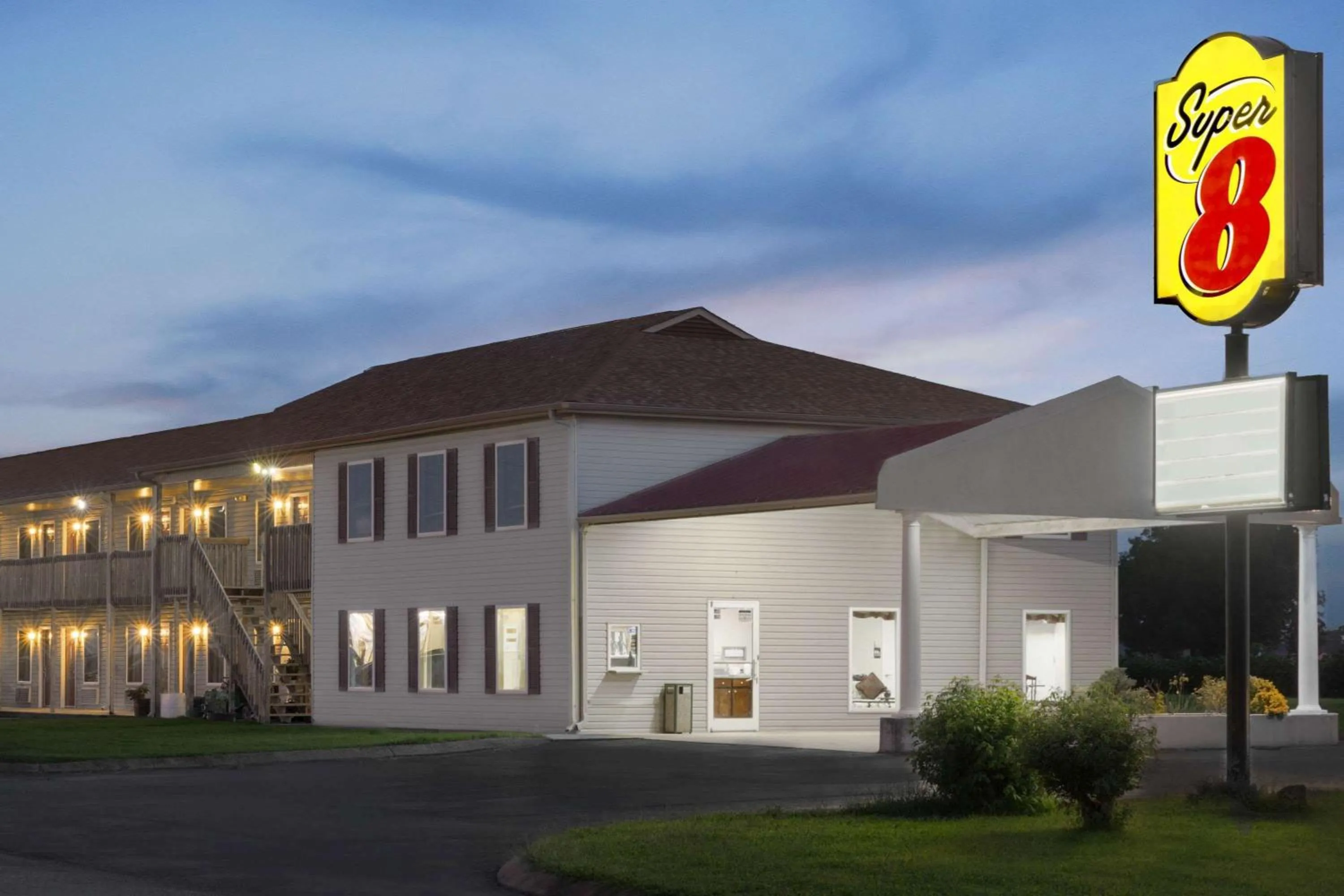 Property building in Super 8 by Wyndham Whiteville