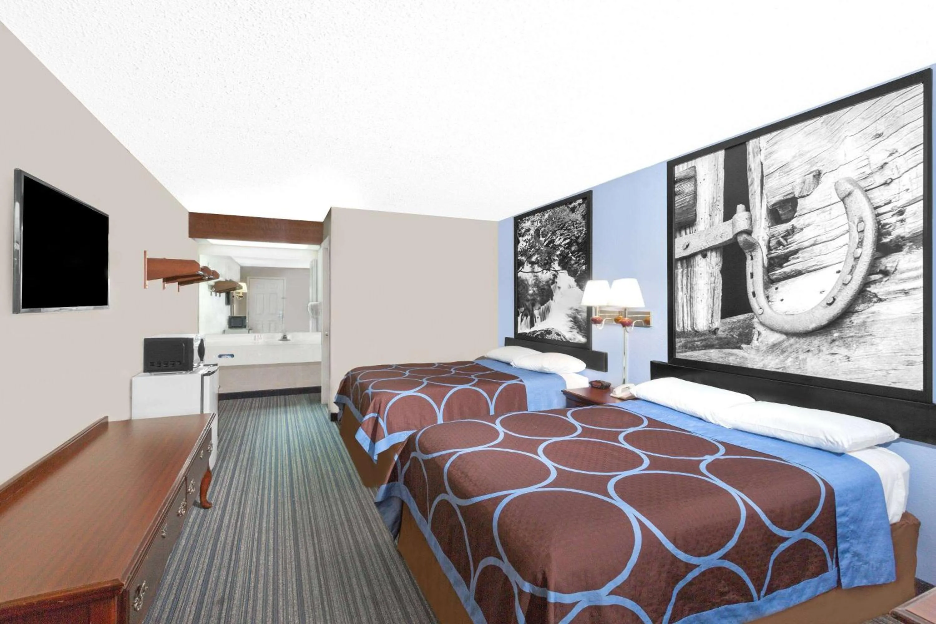 Photo of the whole room, Bed in Super 8 by Wyndham Whiteville