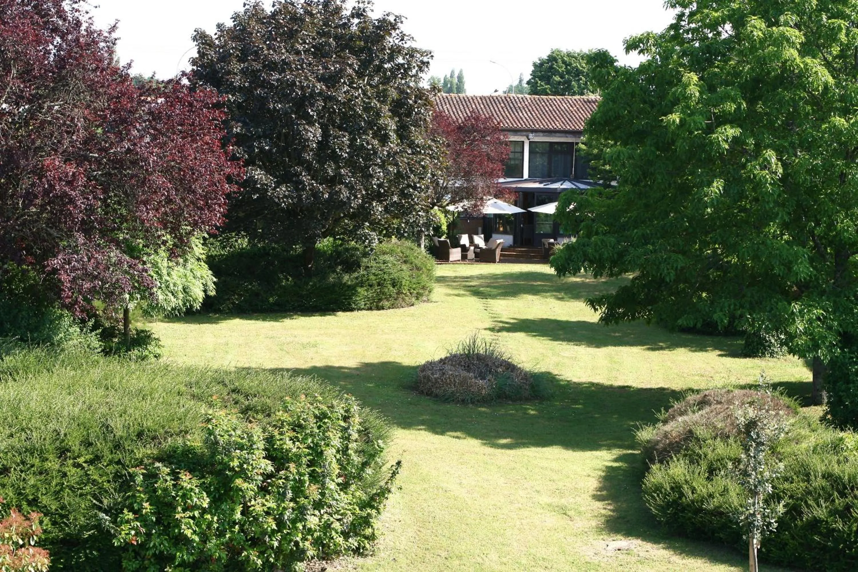 Facade/entrance in Kyriad Angoulême Nord Champniers- Hôtel & Résidence