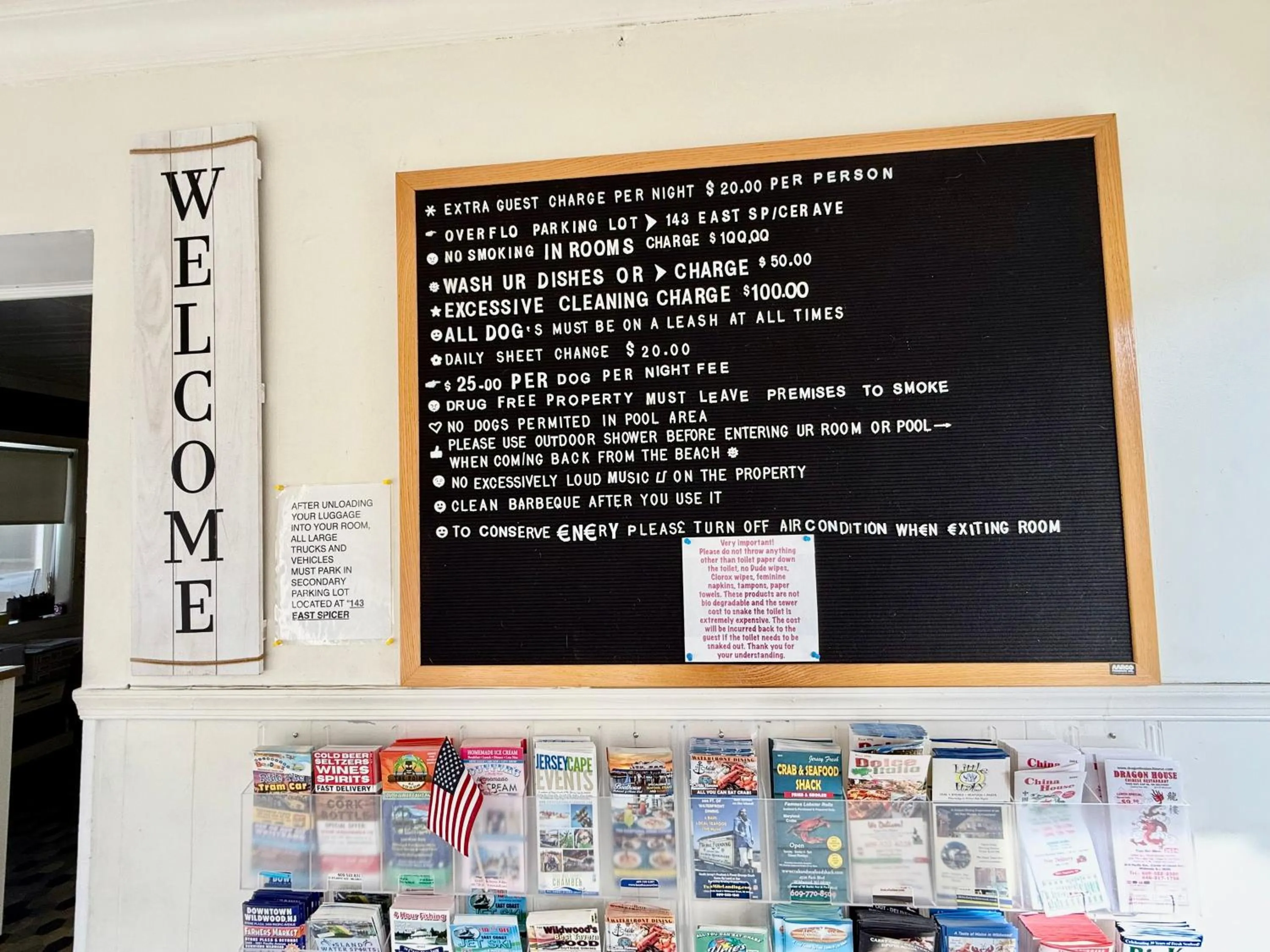 Logo/Certificate/Sign in Twilight Motel