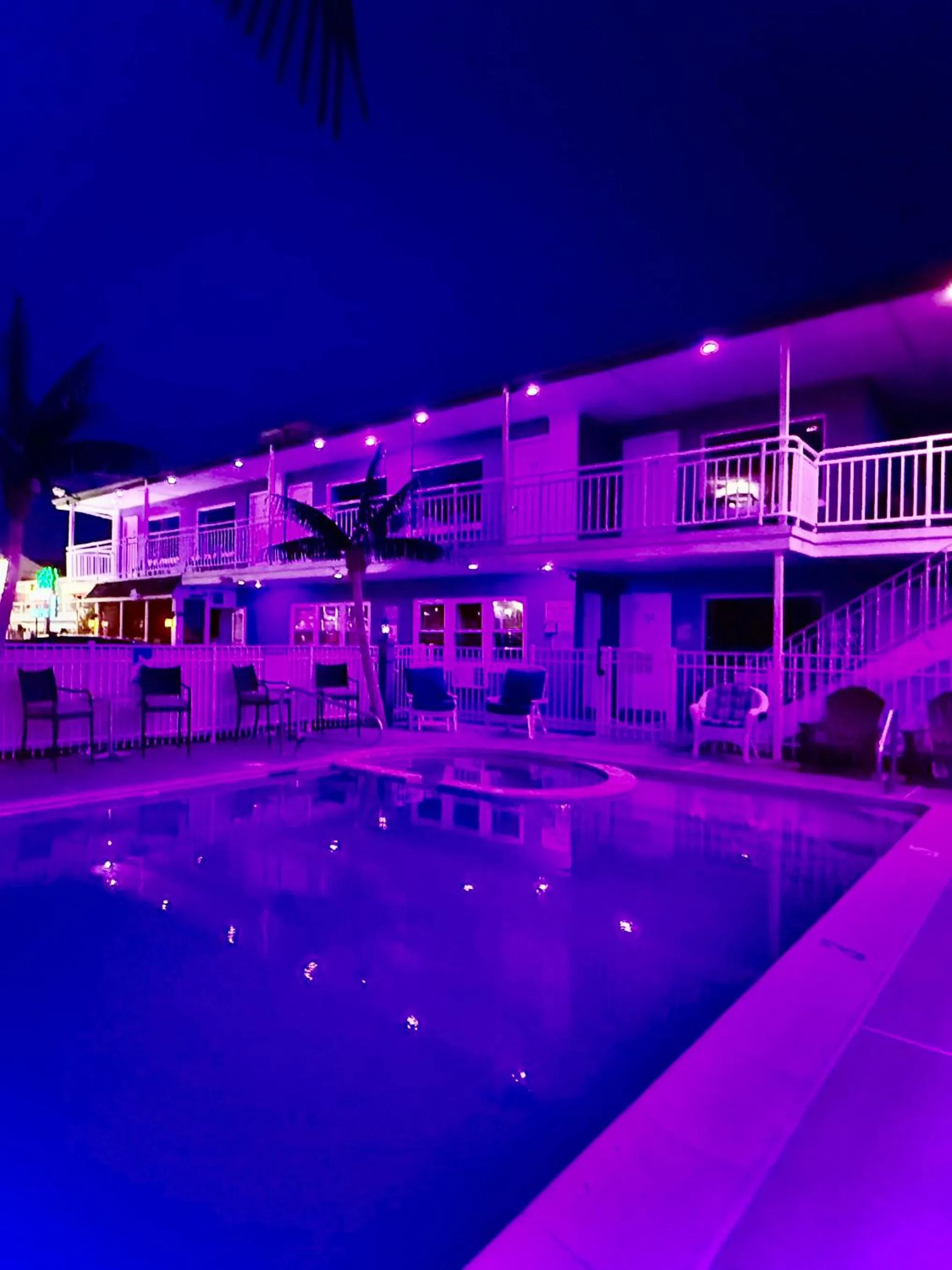 Swimming pool in Twilight Motel