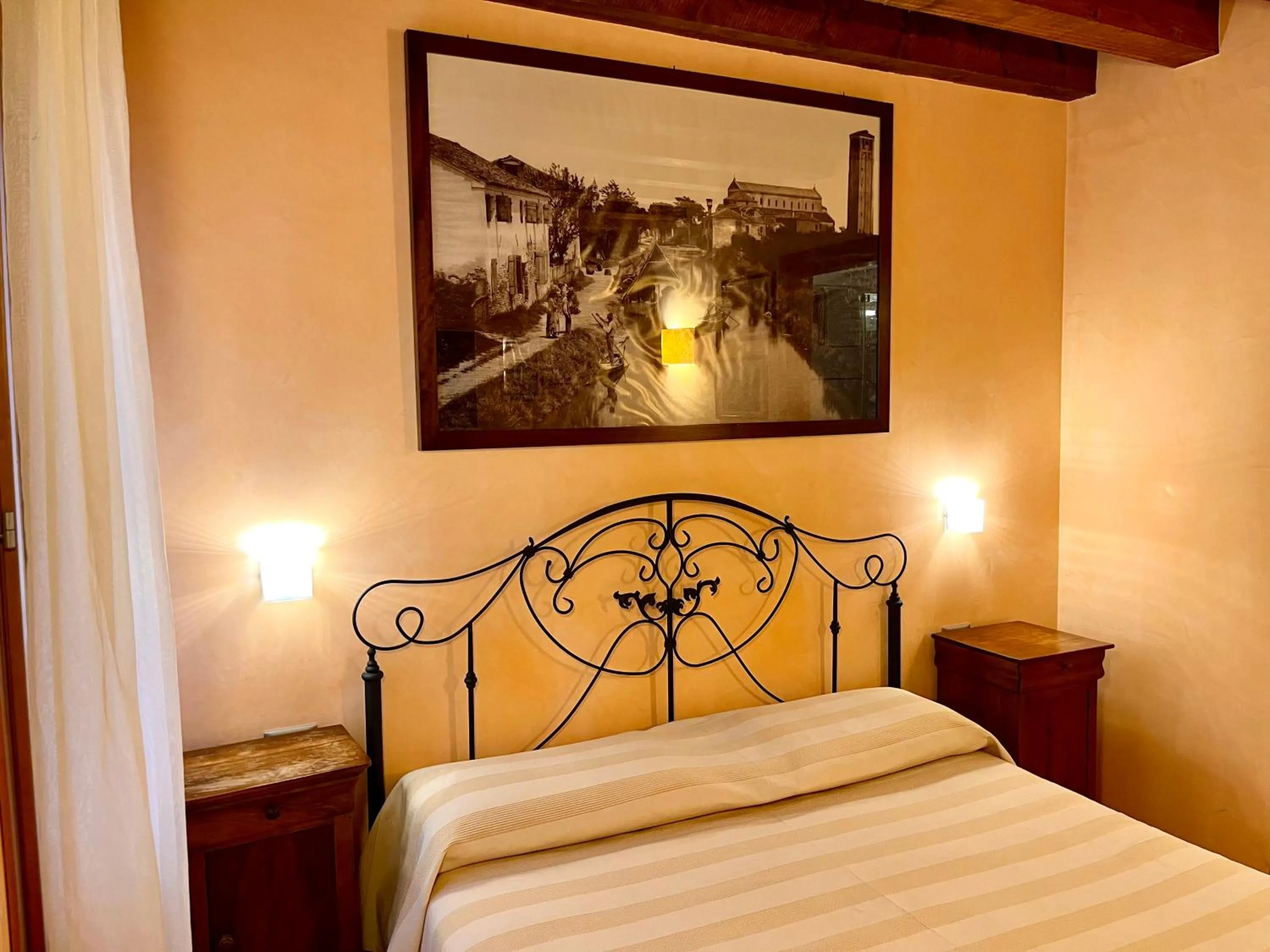 Bed in San Cassiano jacuzzi